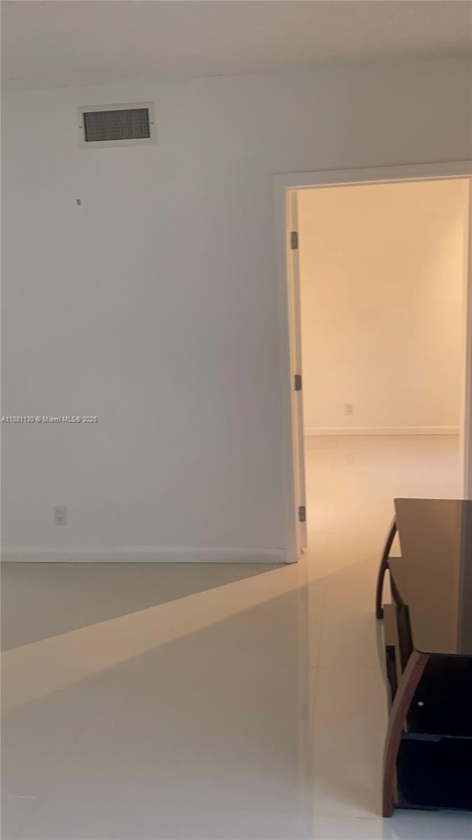 UNIVERSITY VILLAGE EAST I - Residential Lease