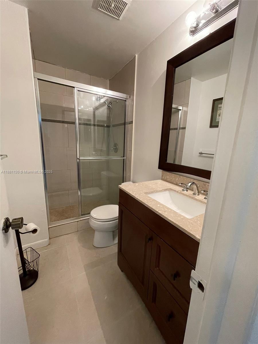 UNIVERSITY VILLAGE EAST I - Residential Lease