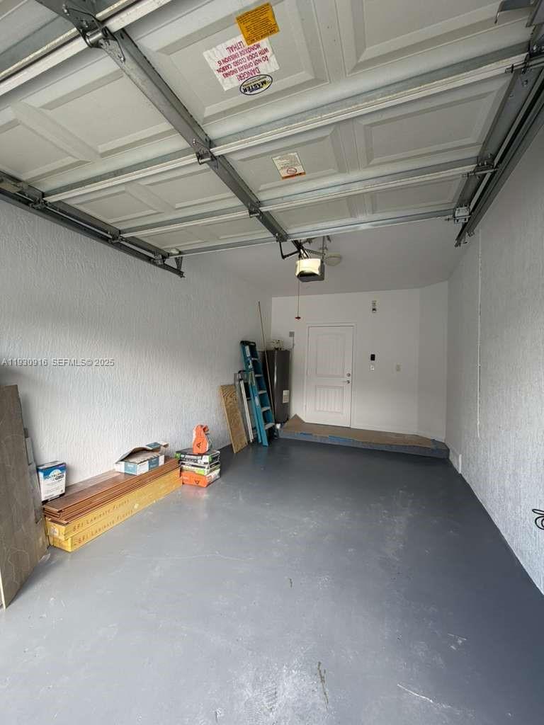 MANDARIN LAKES - Residential Lease