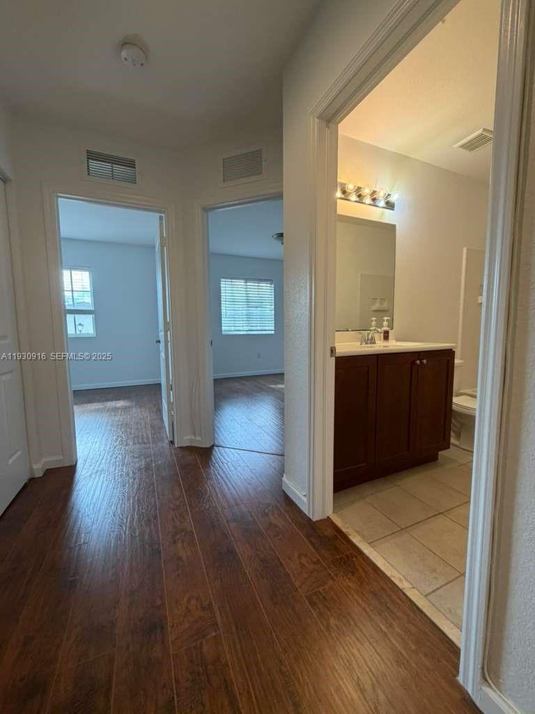 MANDARIN LAKES - Residential Lease