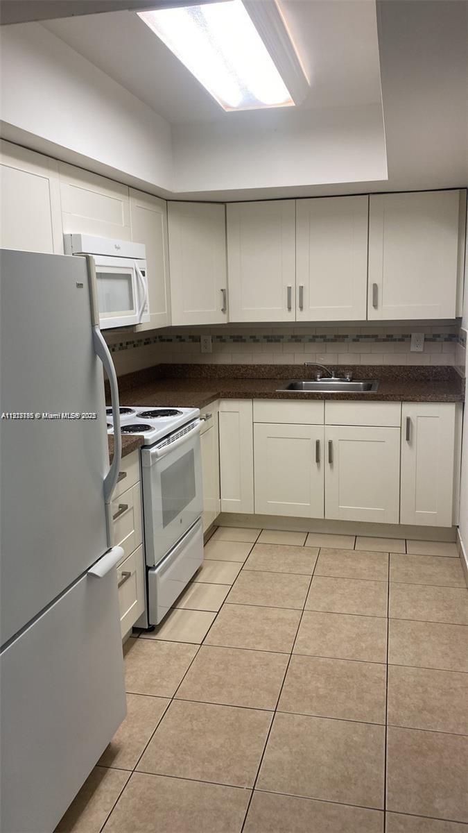 NORTH ANDREWS GARDENS 2ND - Residential Lease