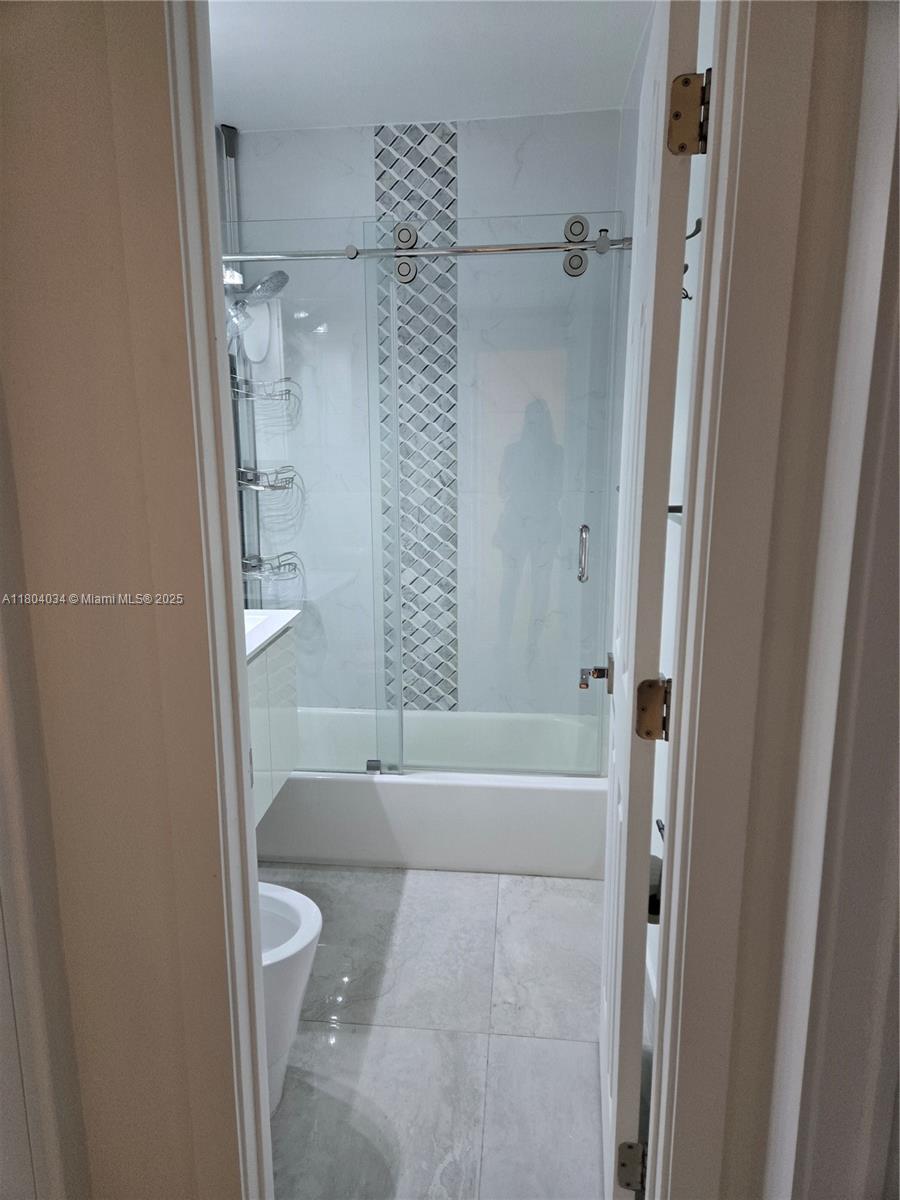 HOLLYWOOD LITTLE RANCHES - Residential Lease