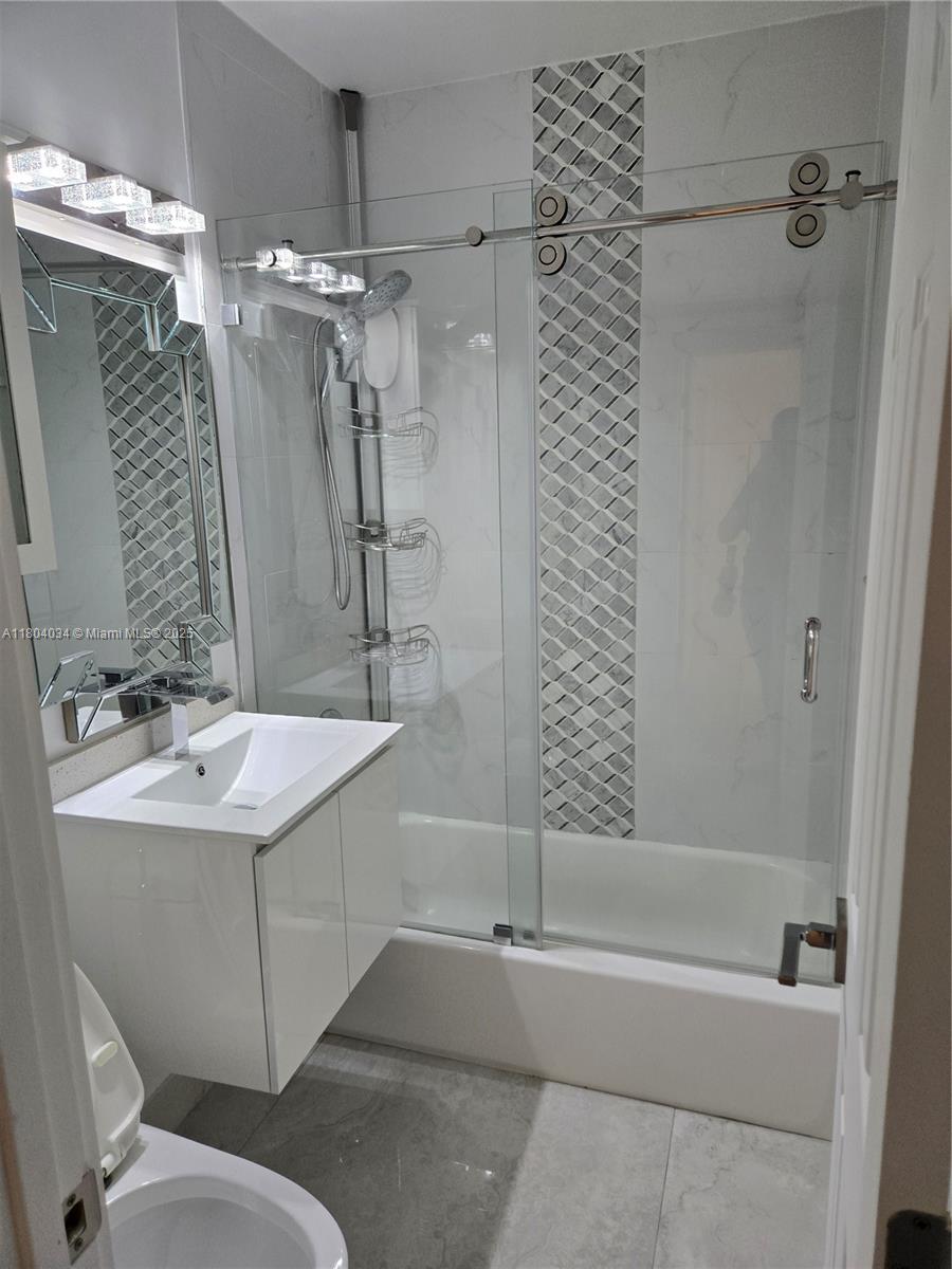 HOLLYWOOD LITTLE RANCHES - Residential Lease