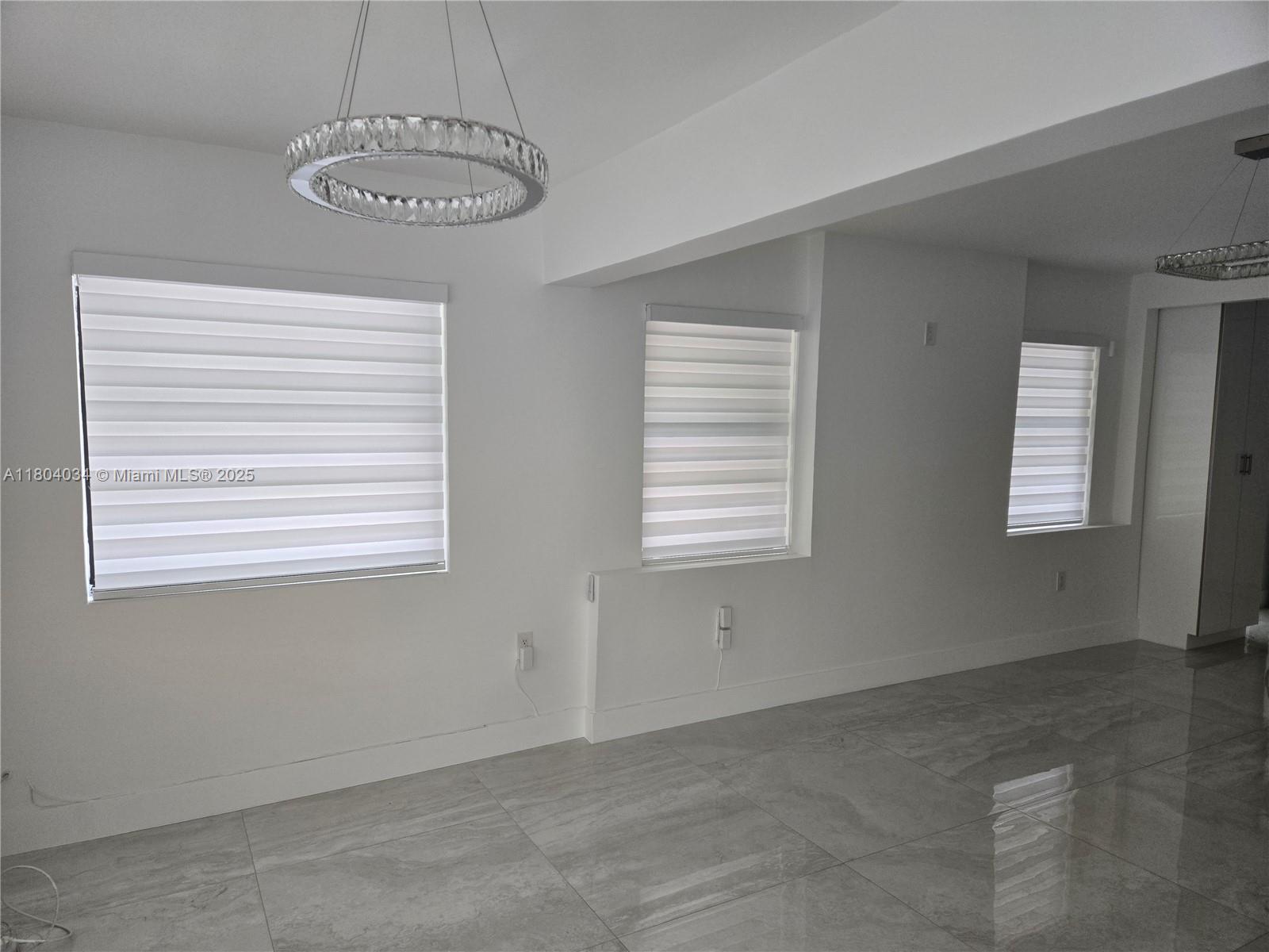 HOLLYWOOD LITTLE RANCHES - Residential Lease