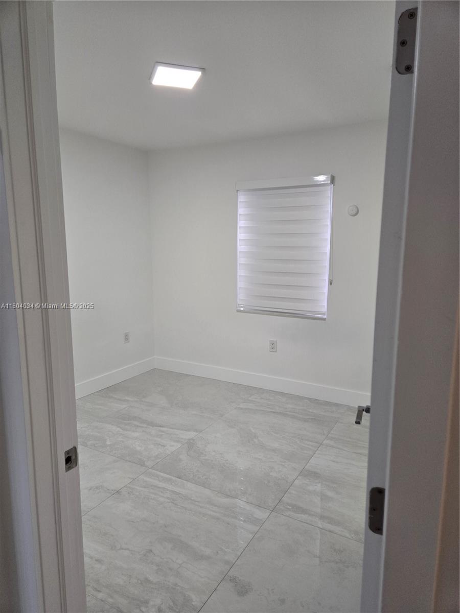 HOLLYWOOD LITTLE RANCHES - Residential Lease