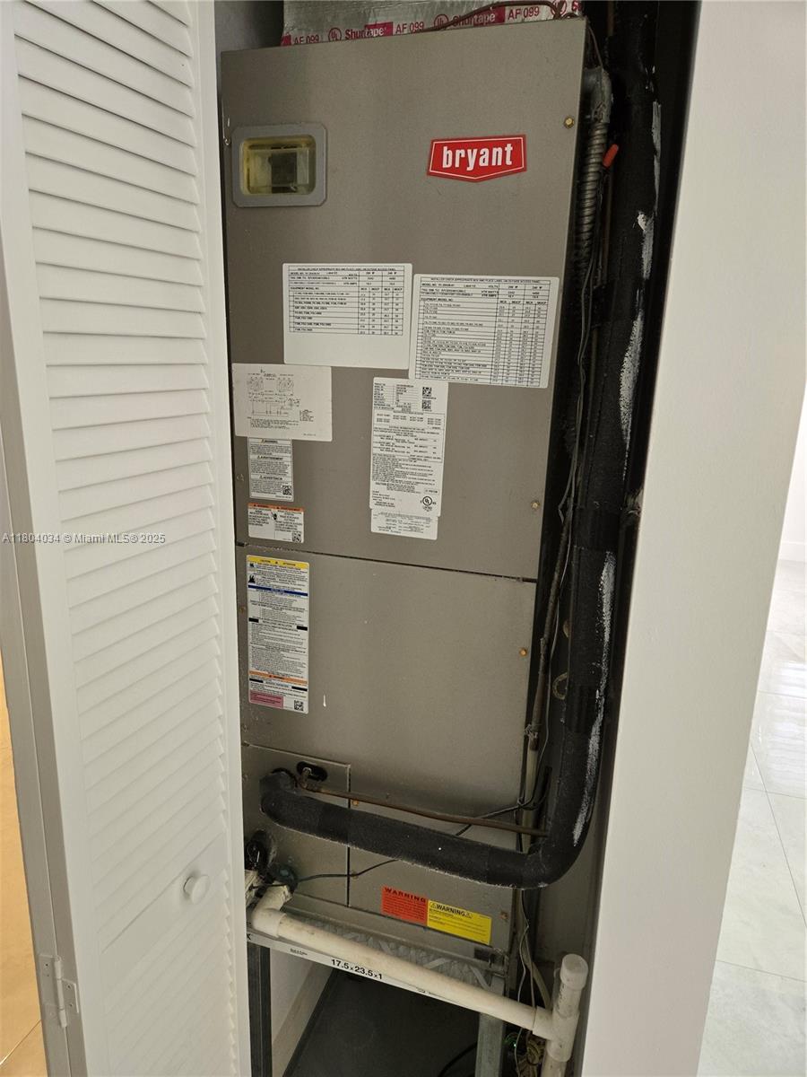 HOLLYWOOD LITTLE RANCHES - Residential Lease