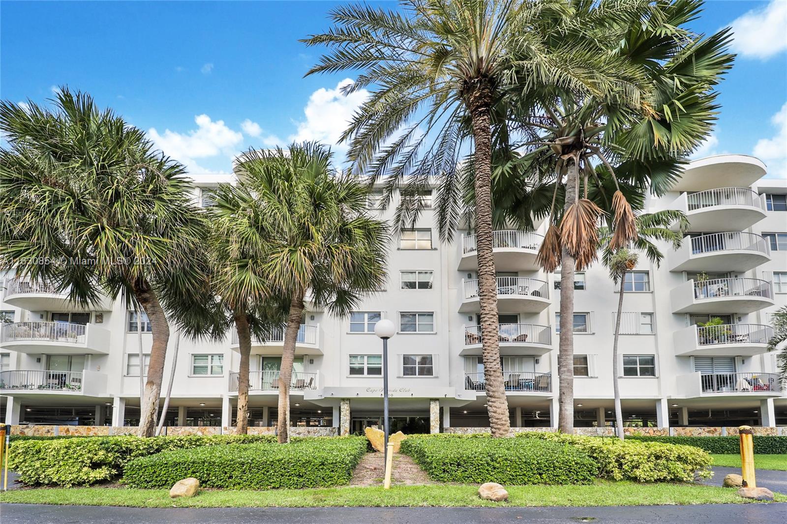 210 Sea View Dr 511, Key Biscayne, Miami-Dade County, Florida - 2 Bedrooms  
2 Bathrooms - 