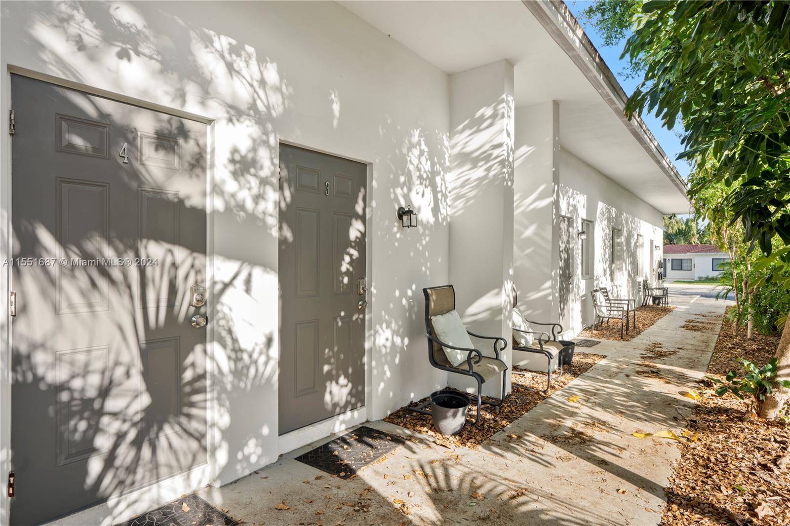 EVERGLADE LAND SALES CO - Residential Lease
