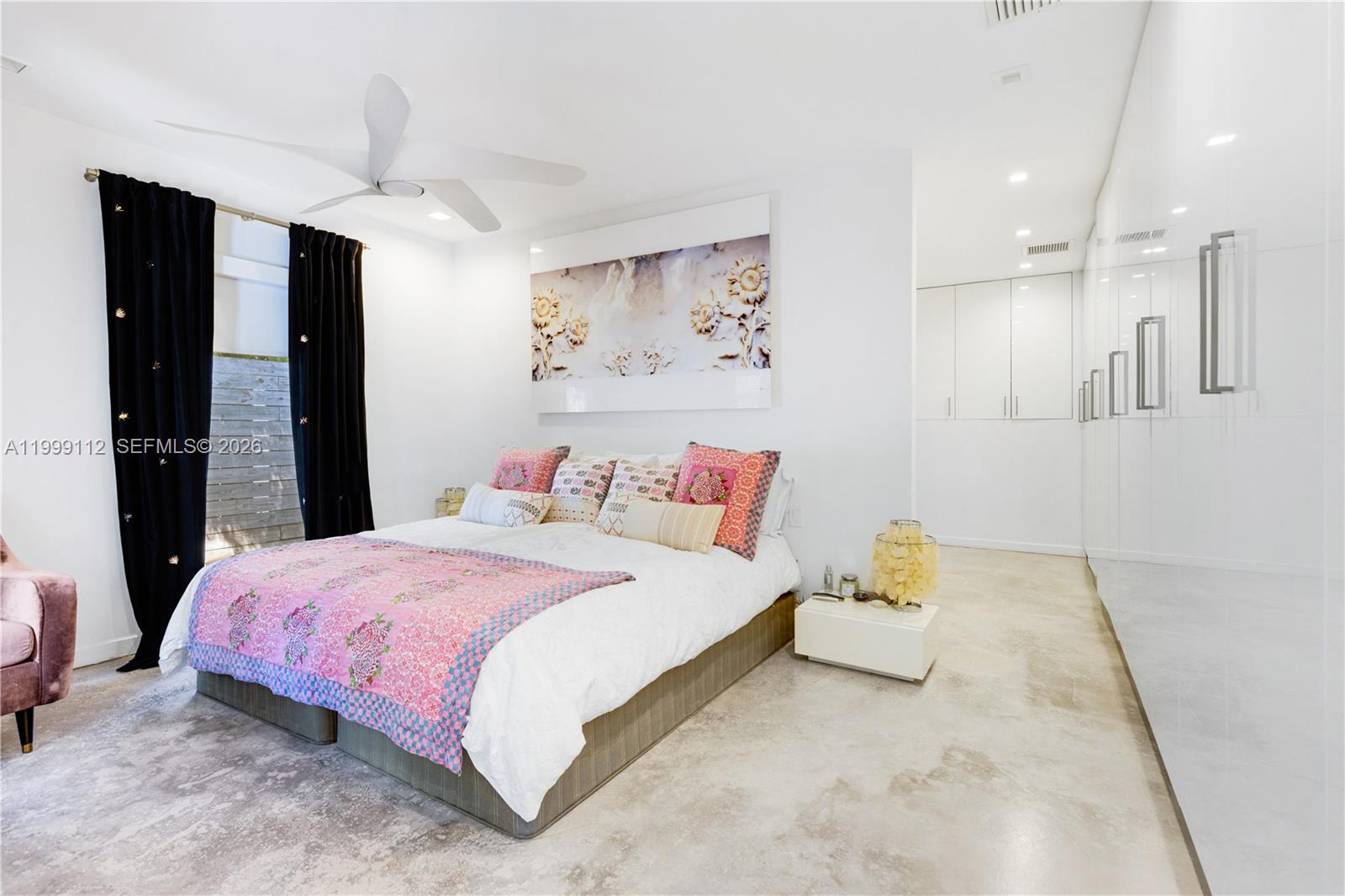 TROPICAL ISLE HOMES SUB 1 - Residential