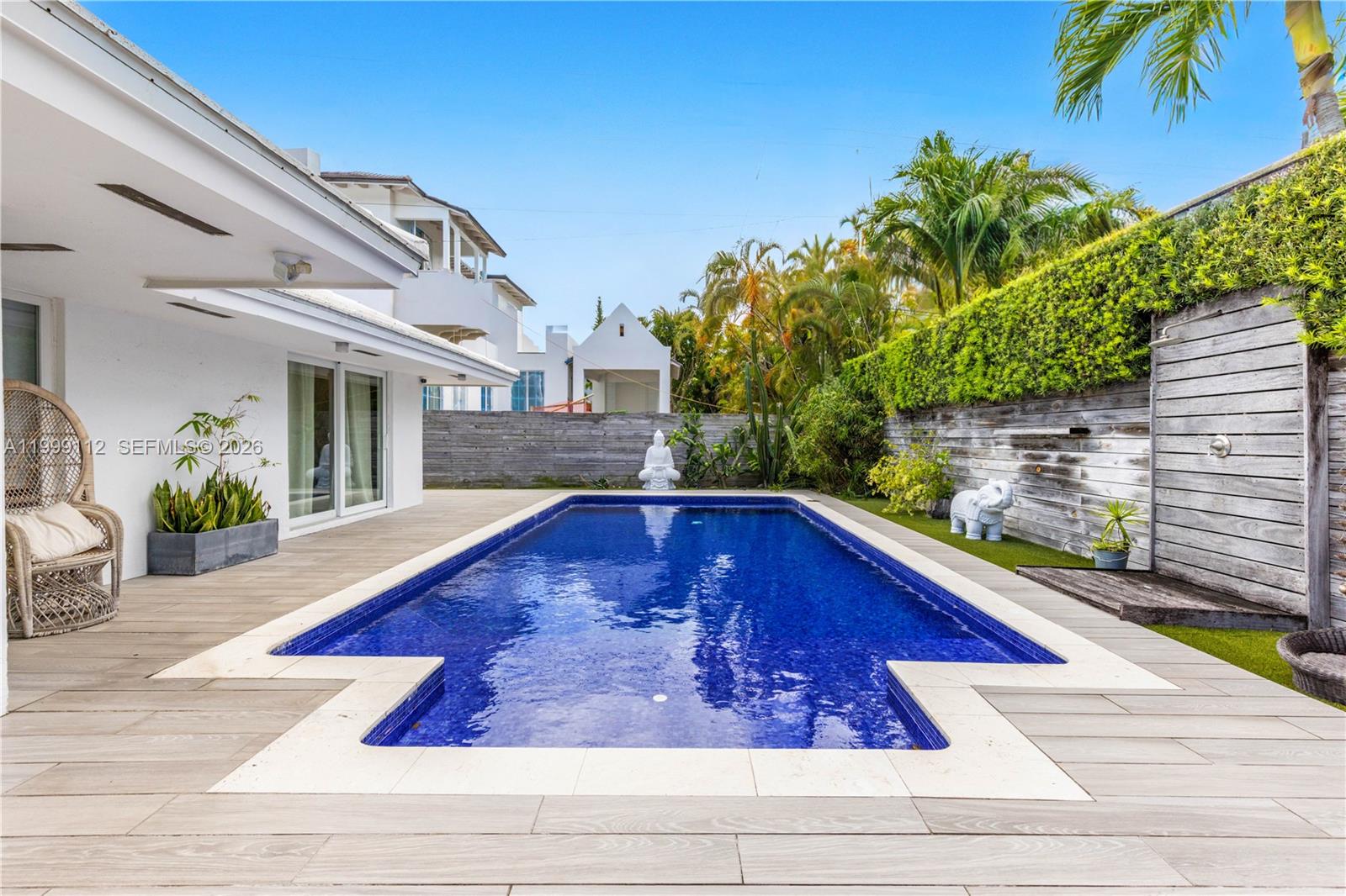 TROPICAL ISLE HOMES SUB 1 - Residential
