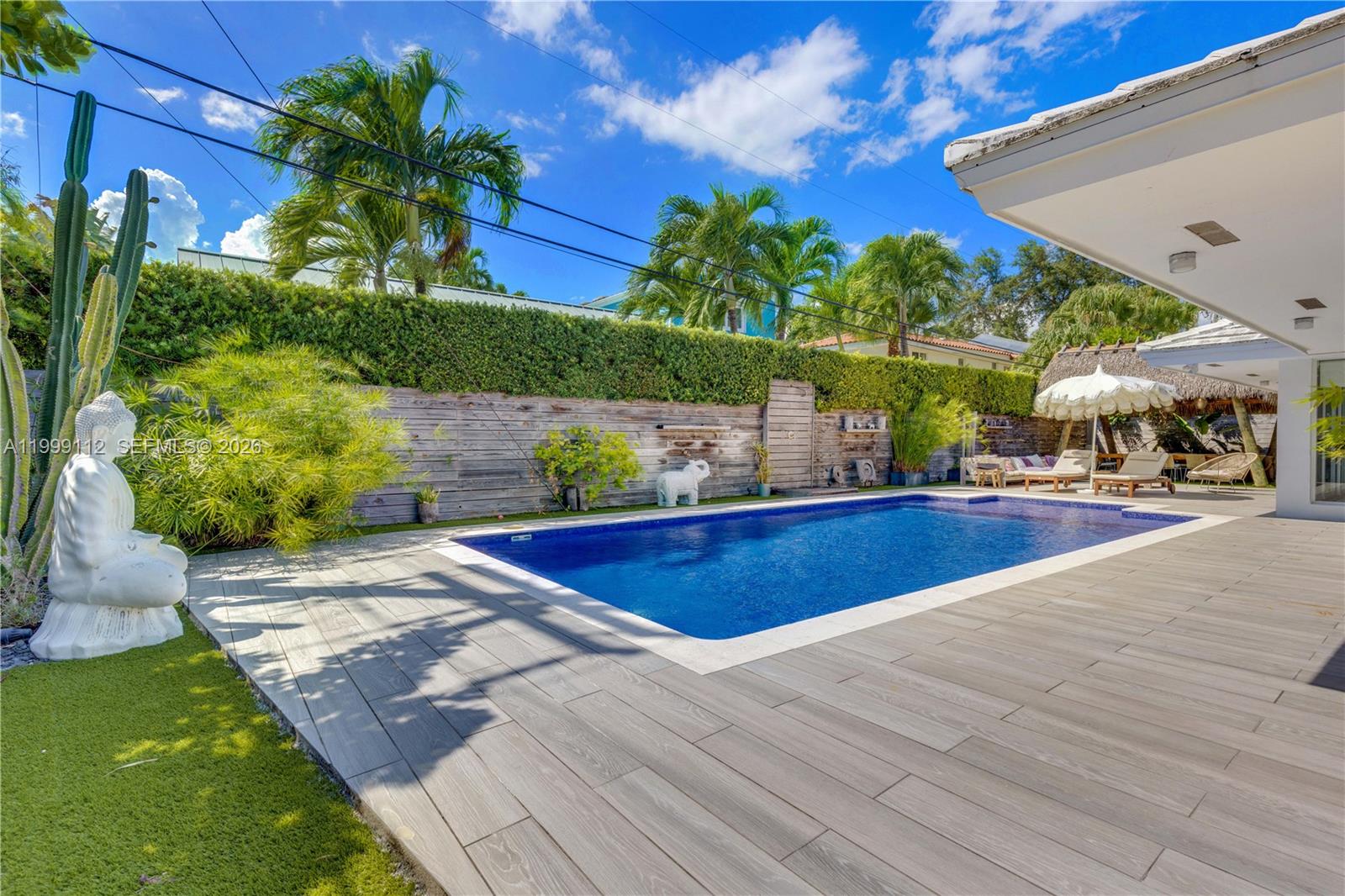 TROPICAL ISLE HOMES SUB 1 - Residential