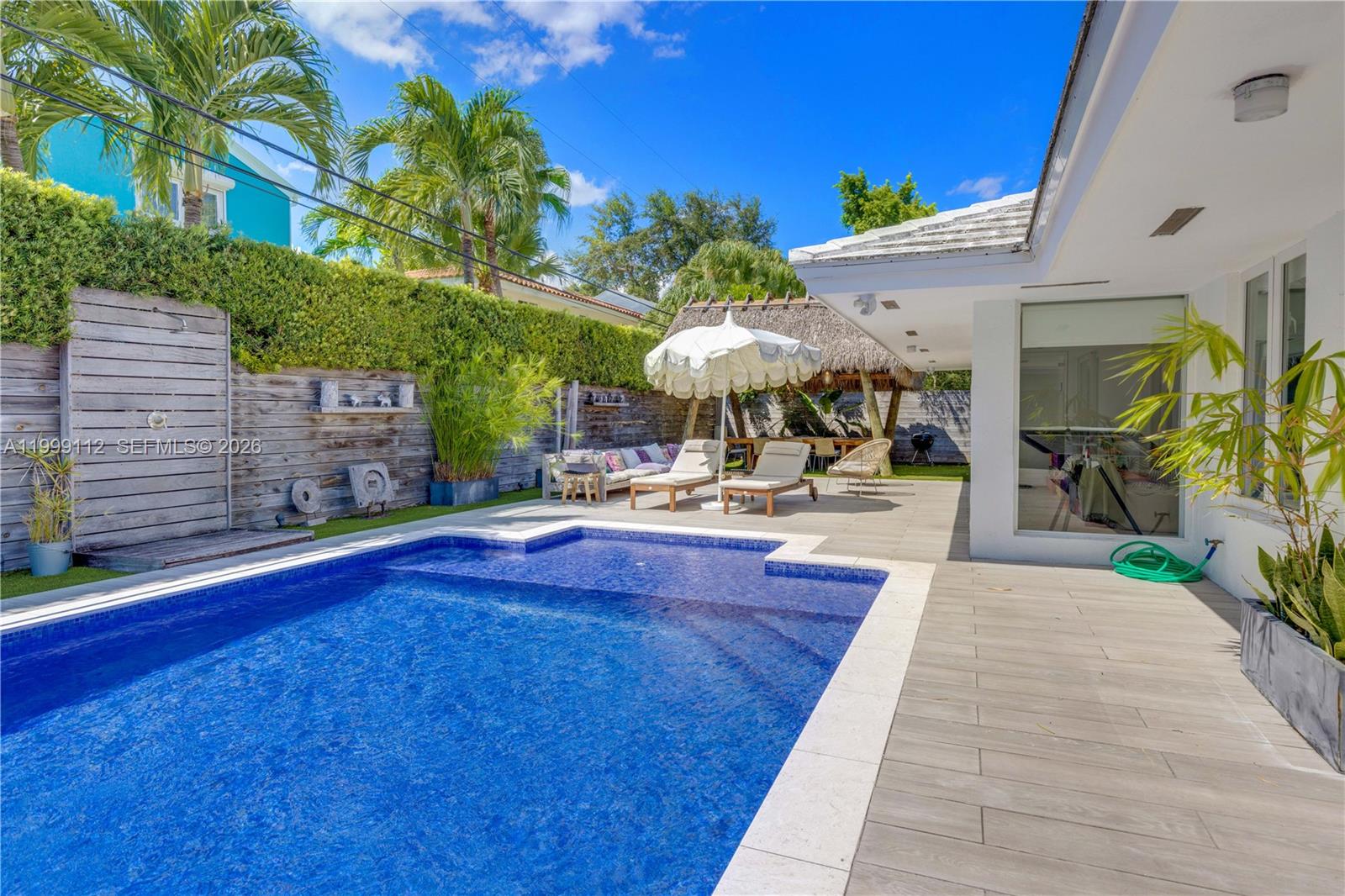 TROPICAL ISLE HOMES SUB 1 - Residential