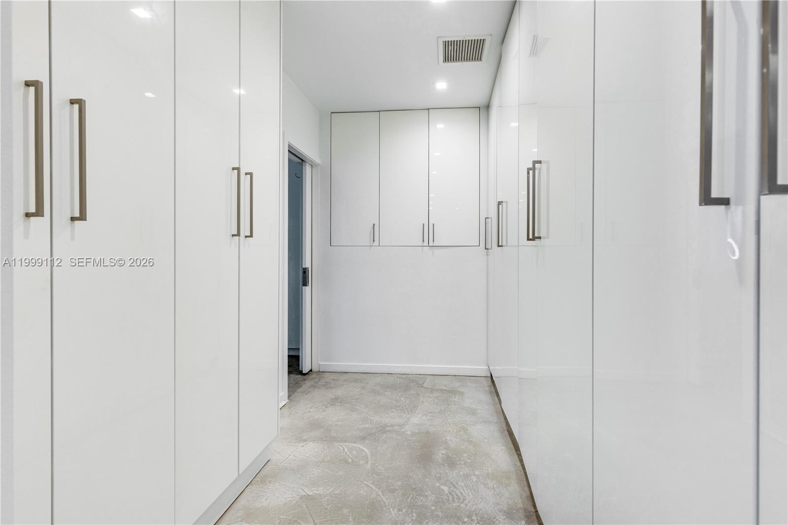 TROPICAL ISLE HOMES SUB 1 - Residential