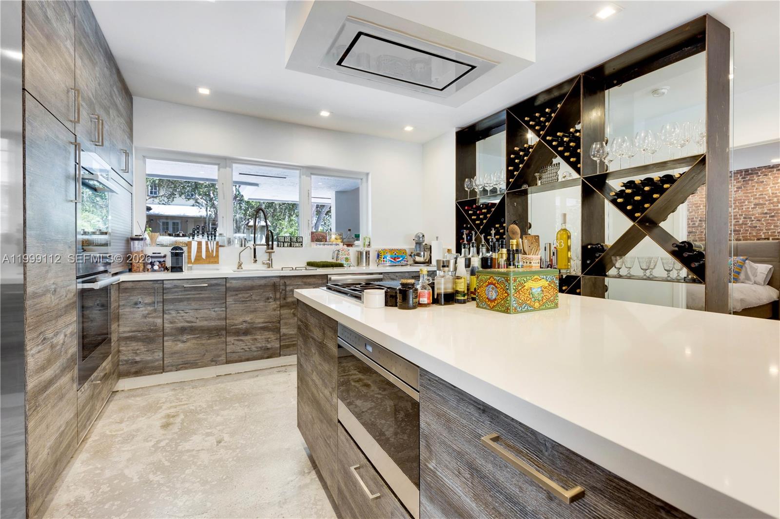 TROPICAL ISLE HOMES SUB 1 - Residential