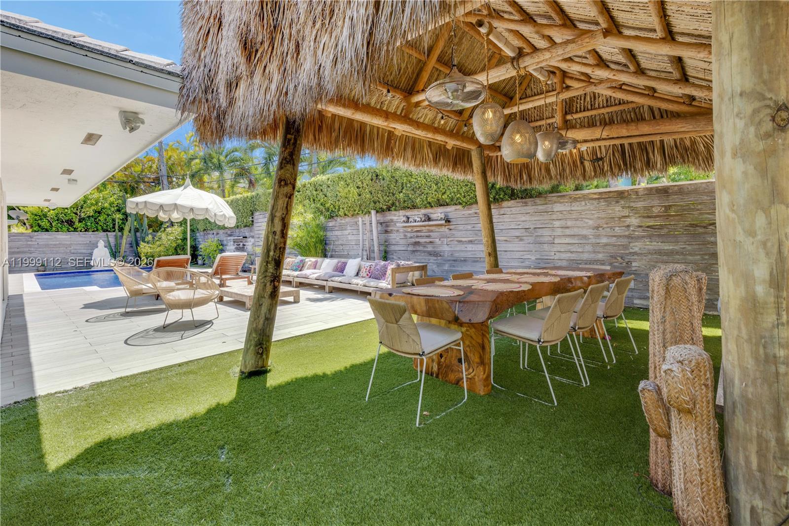 TROPICAL ISLE HOMES SUB 1 - Residential