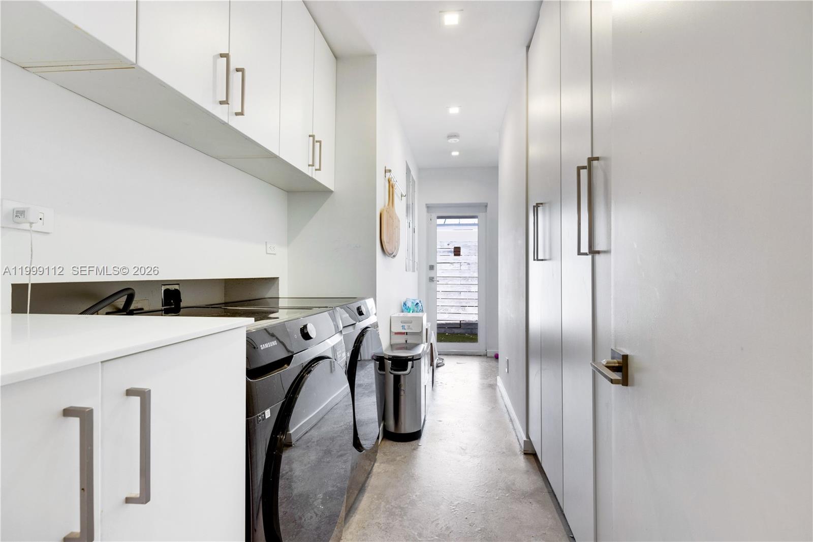 TROPICAL ISLE HOMES SUB 1 - Residential