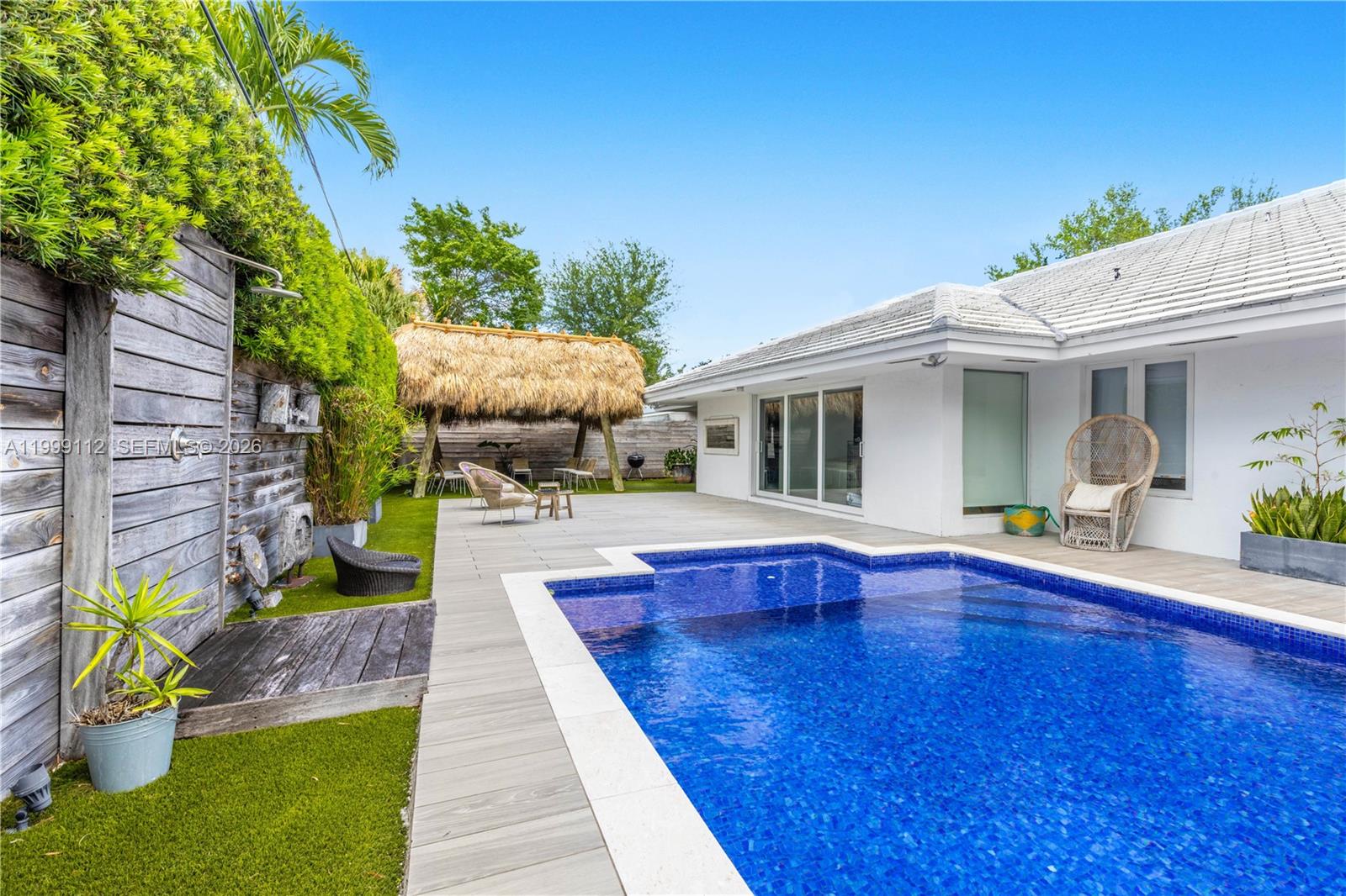 TROPICAL ISLE HOMES SUB 1 - Residential