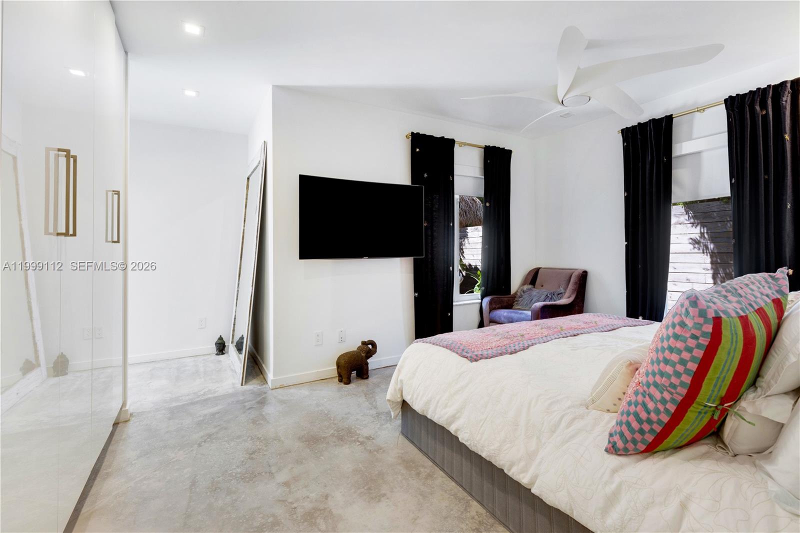 TROPICAL ISLE HOMES SUB 1 - Residential