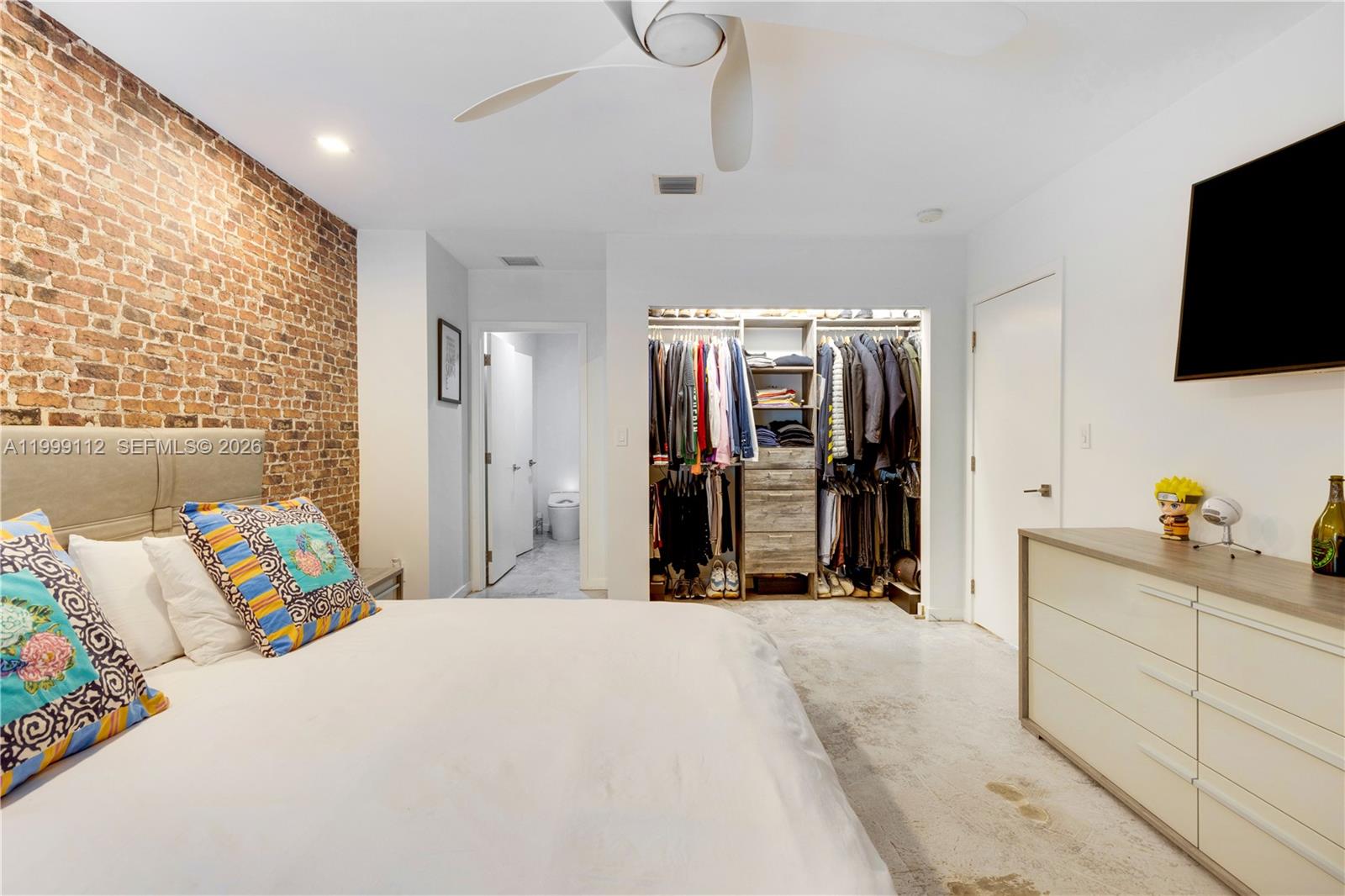 TROPICAL ISLE HOMES SUB 1 - Residential