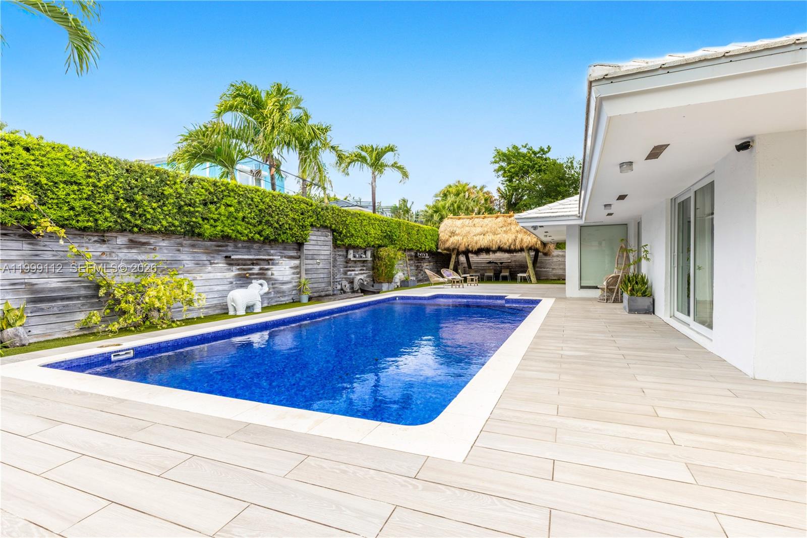 TROPICAL ISLE HOMES SUB 1 - Residential