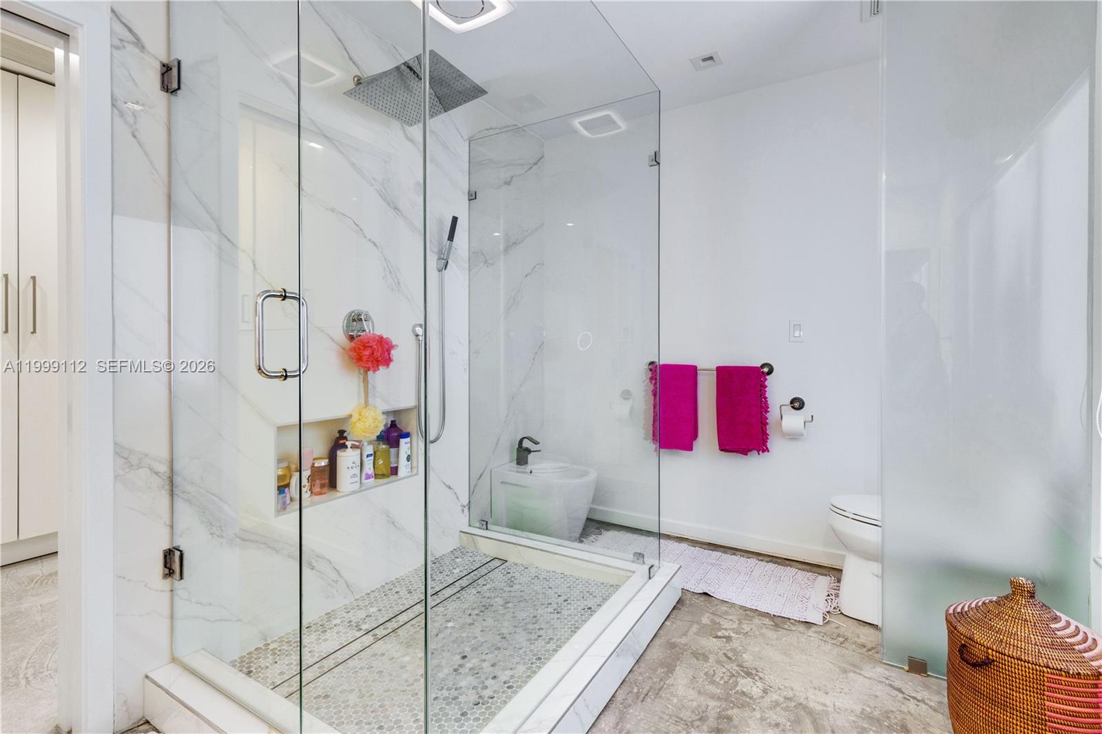 TROPICAL ISLE HOMES SUB 1 - Residential