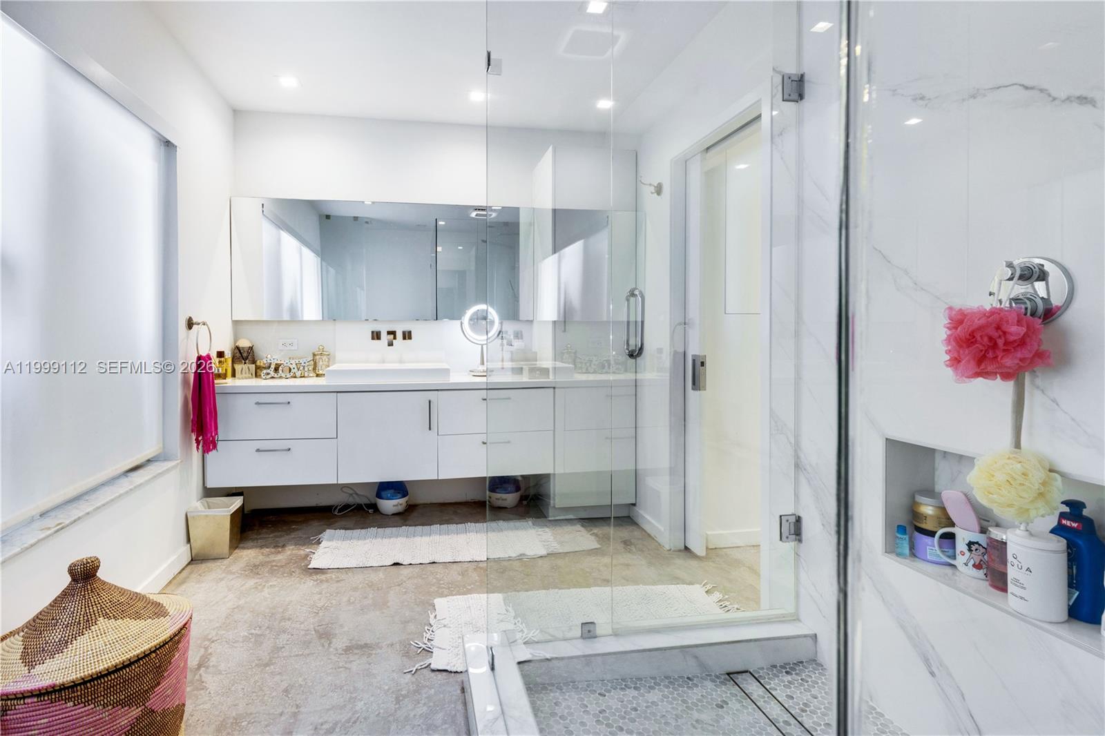 TROPICAL ISLE HOMES SUB 1 - Residential