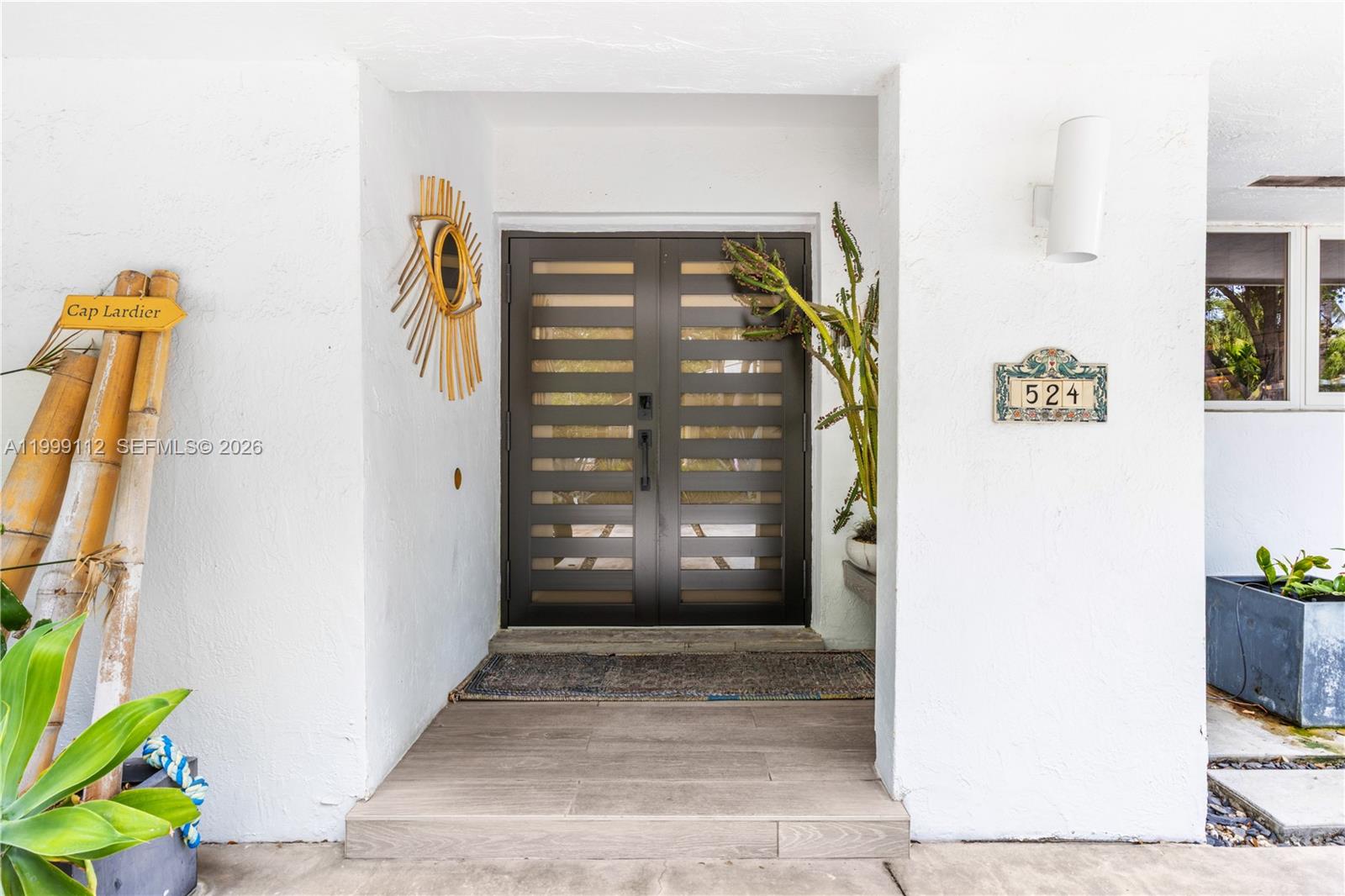 TROPICAL ISLE HOMES SUB 1 - Residential