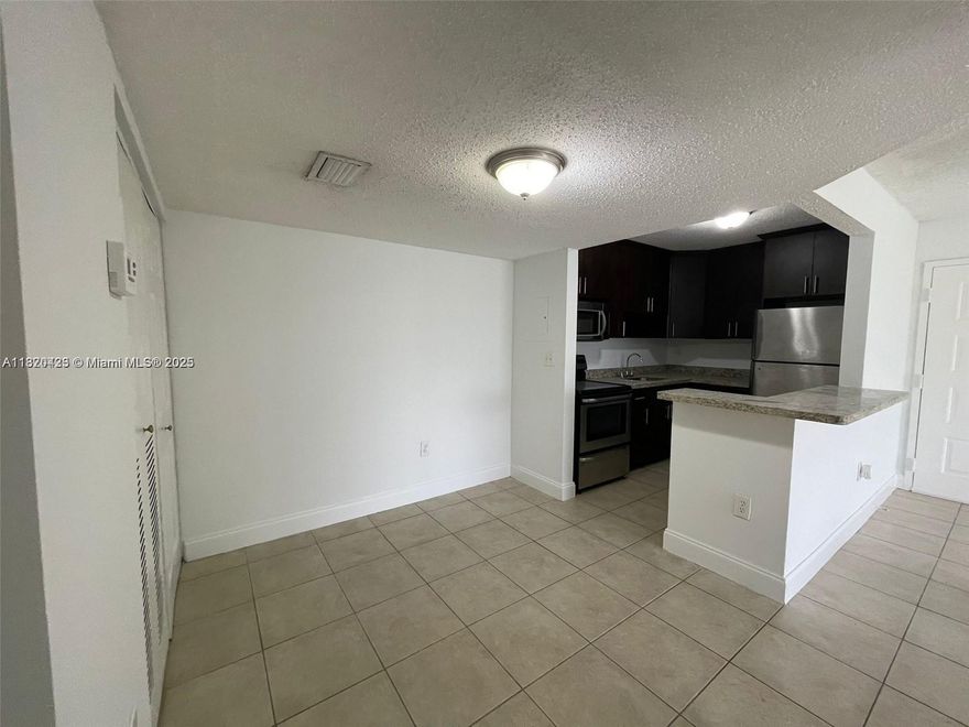 EXCELLENT APARTMENT 1 BEDROOM AND 1 BATHROOM LOCATED IN HIALEAH. STAINLESS STEEL APPLIANCES WASHER & DRYER. EXCELLENT LOCATION NEAR MAJOR EXPRESSWAYS, RESTAURANTS AND SHOPPING. THIS IS A GATED COMMUNITY WITH GREAT AMENITIES INCLUDING EXTRA CLUBHOUSE POOL, TENNIS COURT AND SMALL GYM.