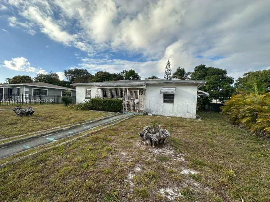 amazing 3 bedroom 2 bathroom fix and flip opportunity in miami gardens! Cash or hard money only please see broker remarks.