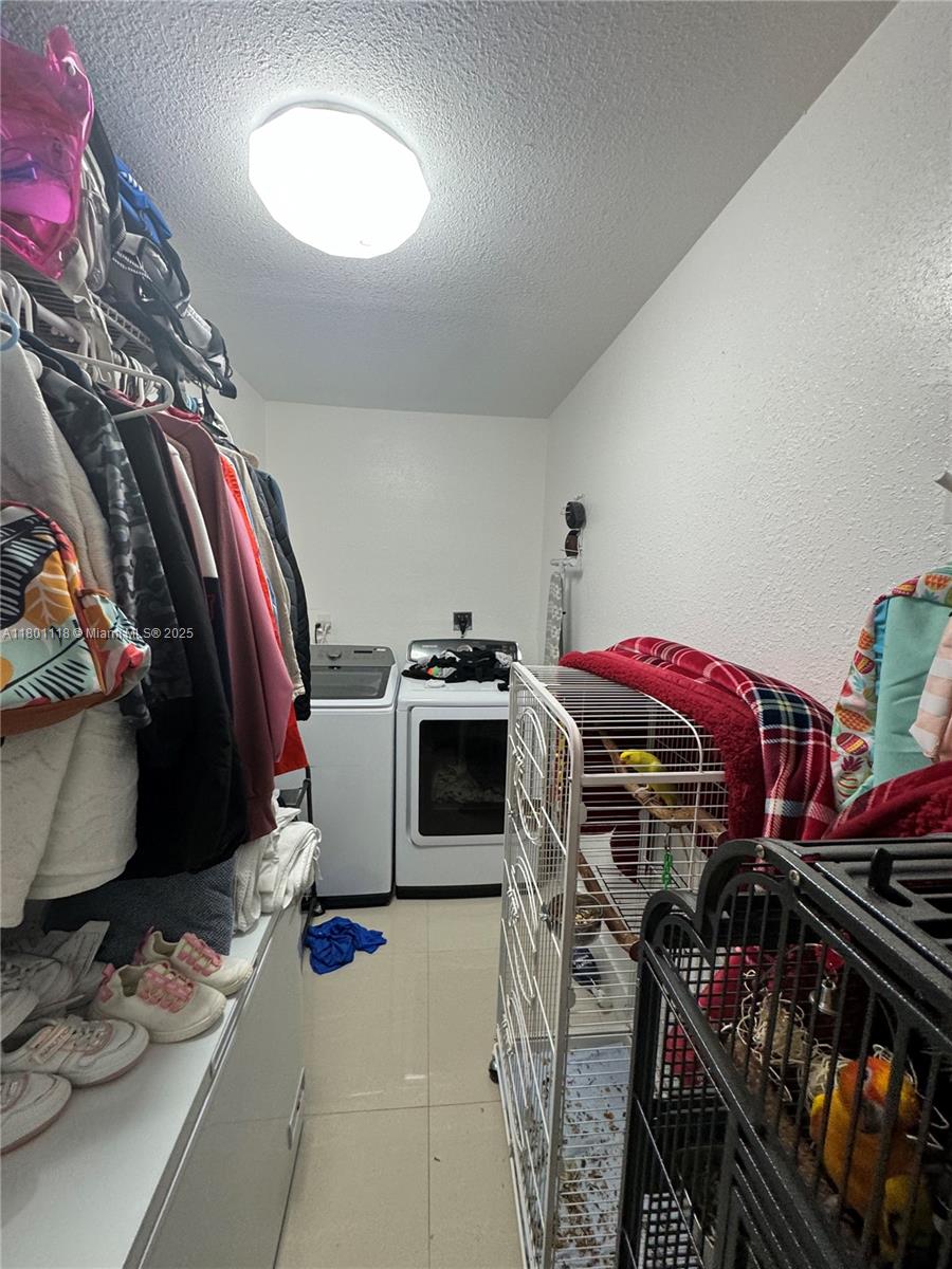 8098 NW 99th Ter