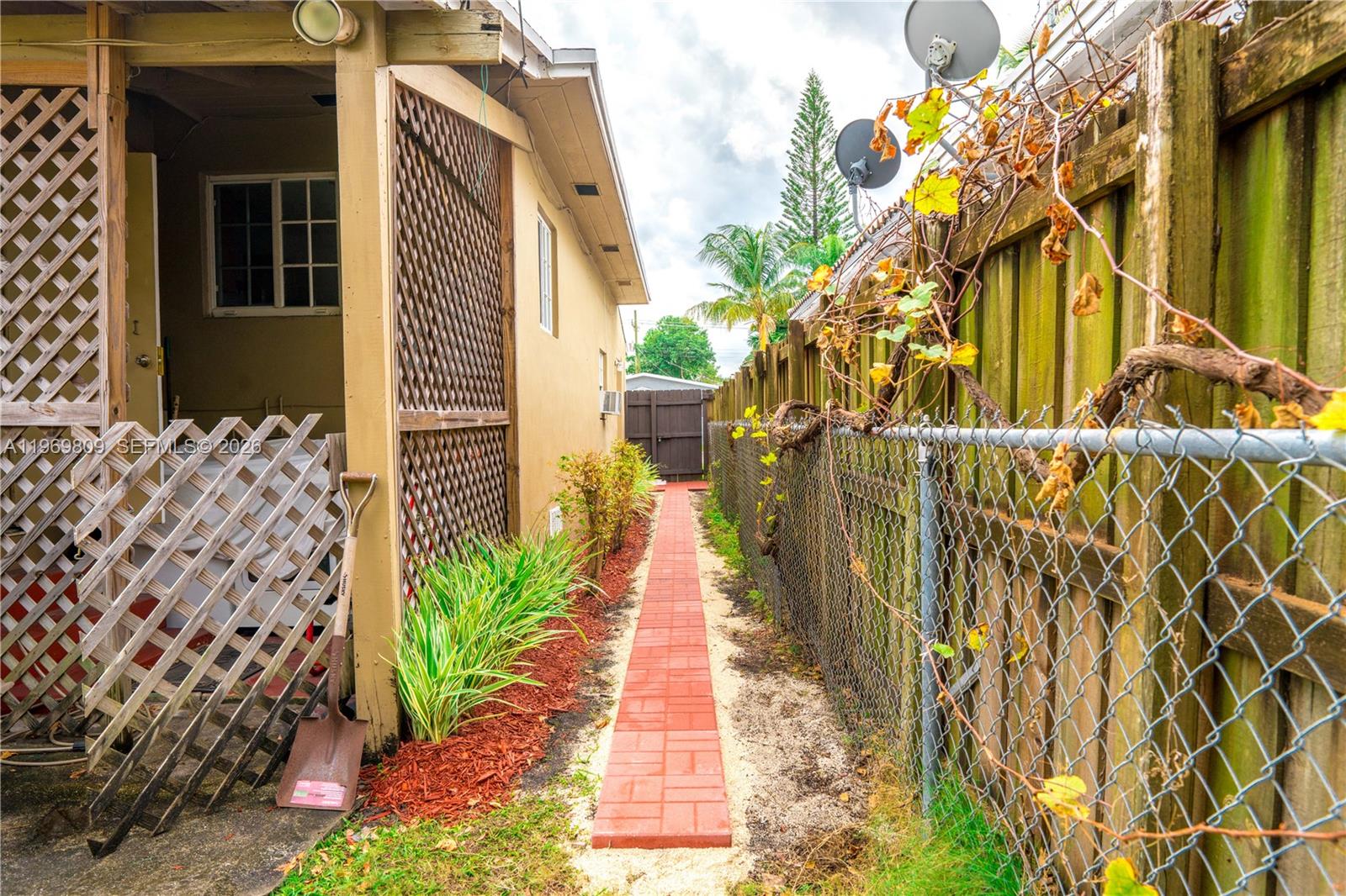 WESTERFIELD MANOR SEC 3 - Residential Lease