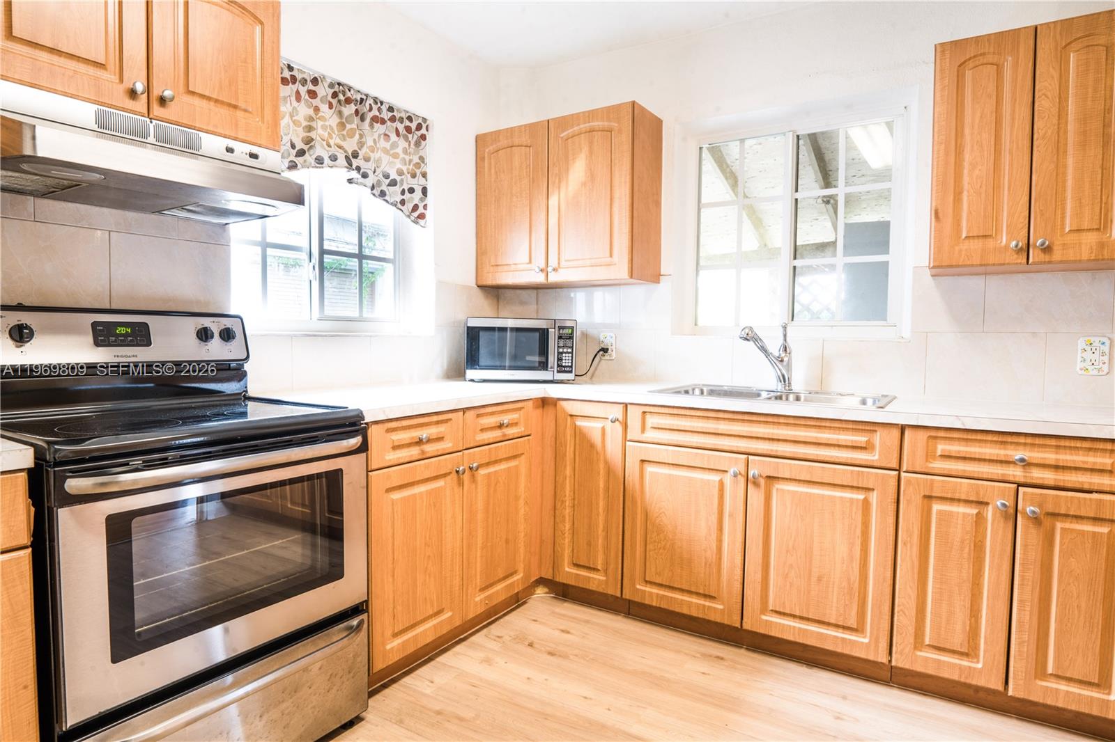 WESTERFIELD MANOR SEC 3 - Residential Lease