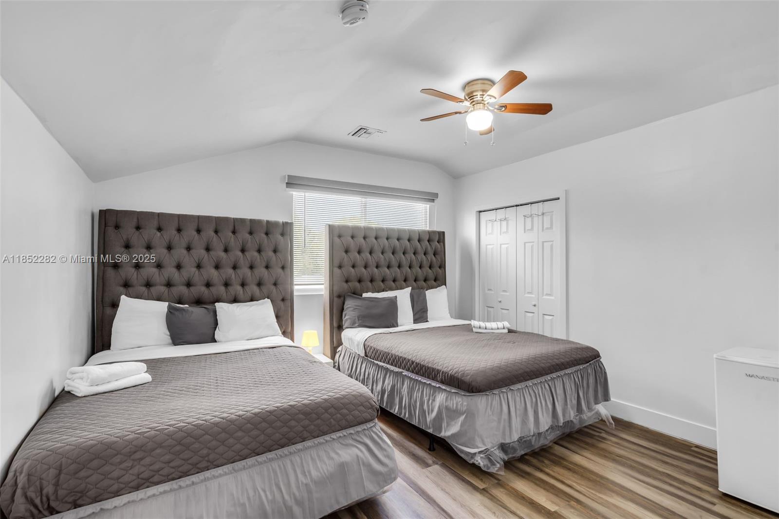 COLUMBIA PARK CORR PL - Residential