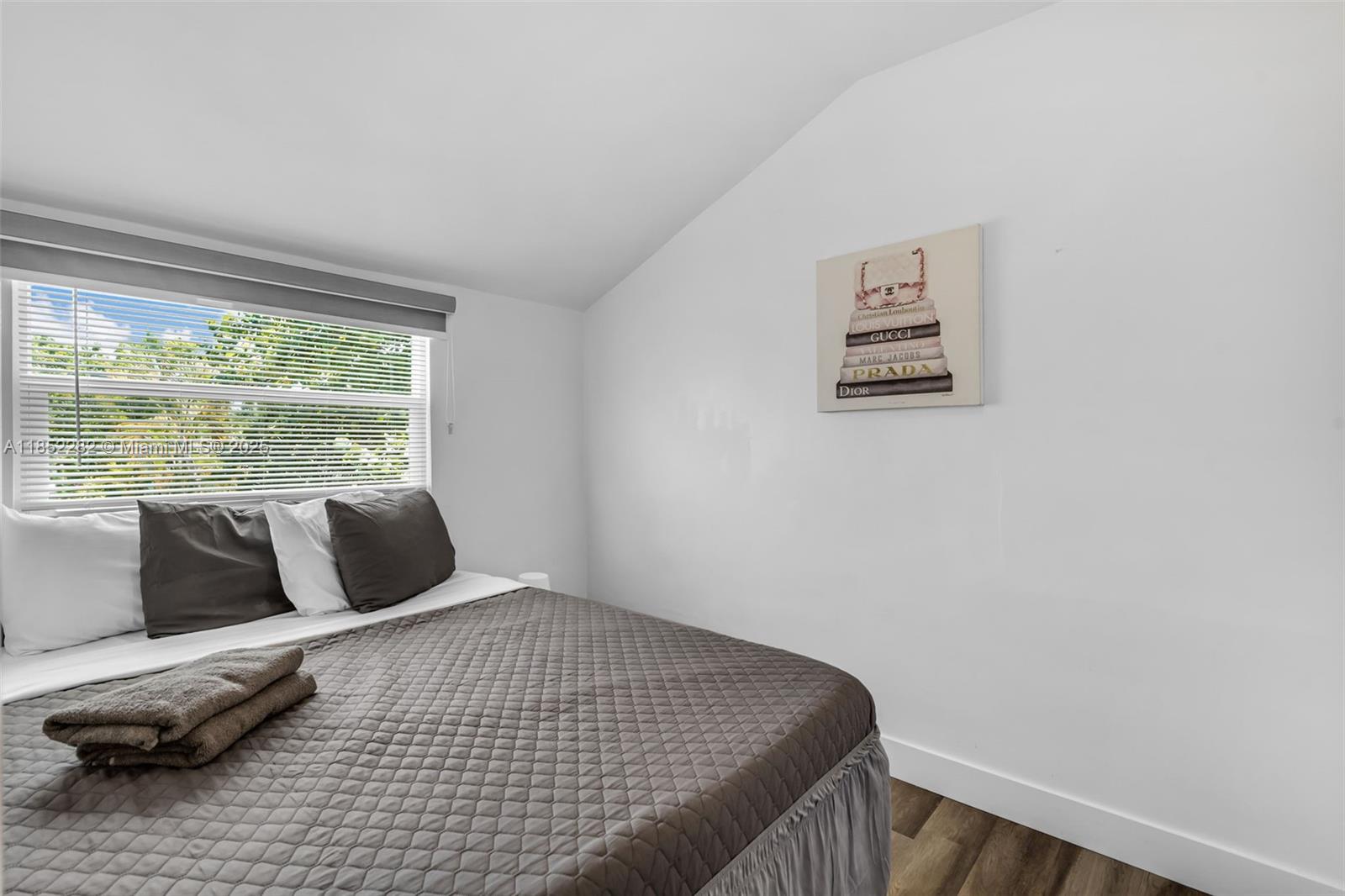 COLUMBIA PARK CORR PL - Residential