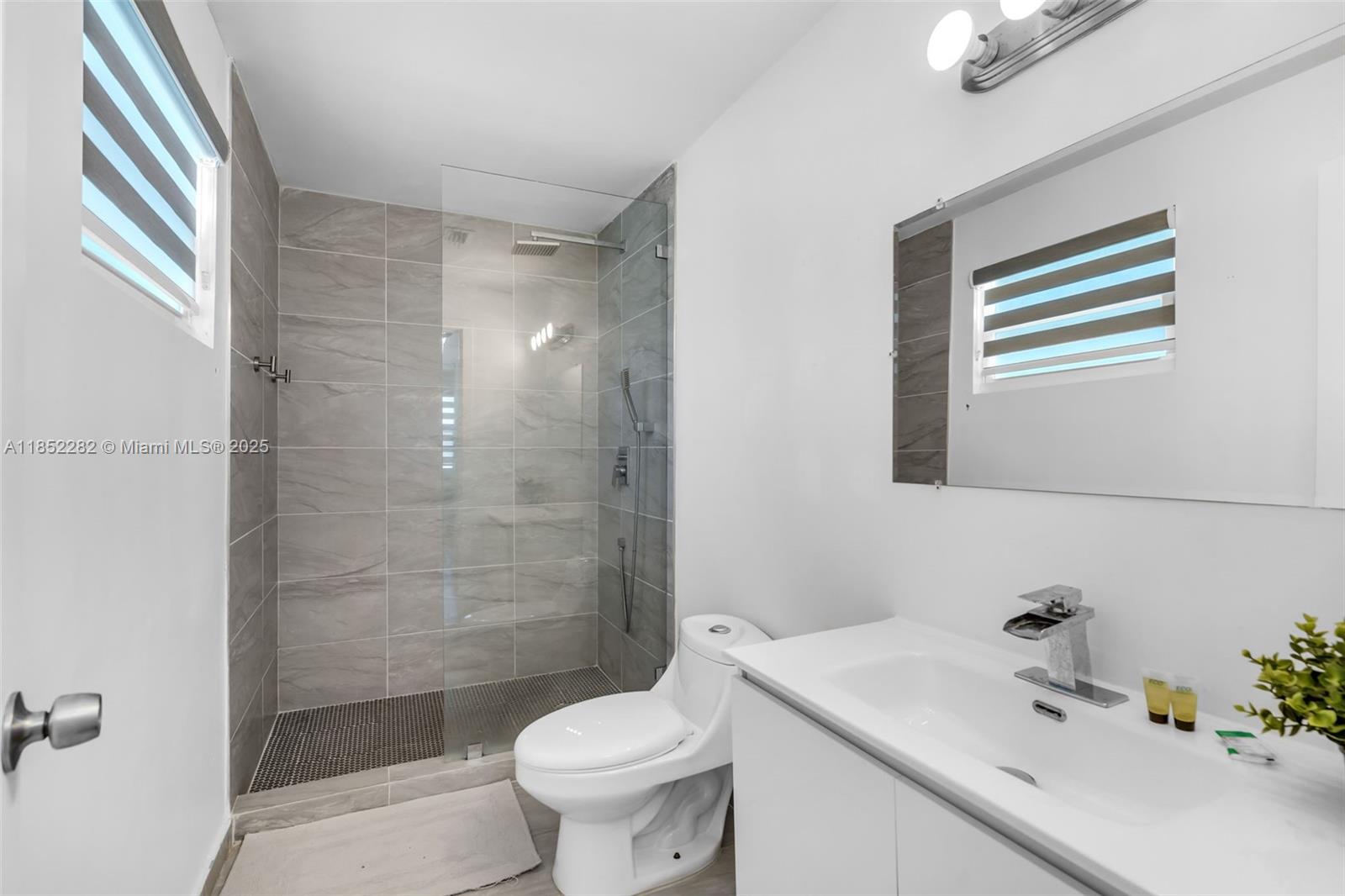 COLUMBIA PARK CORR PL - Residential