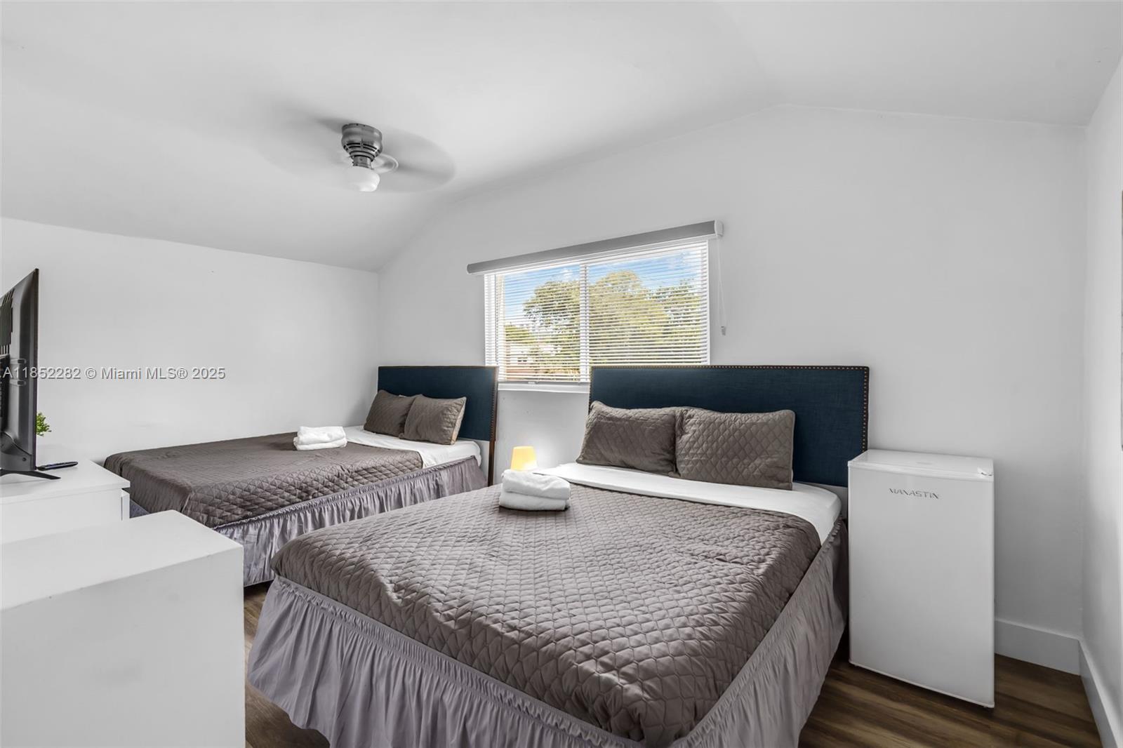 COLUMBIA PARK CORR PL - Residential