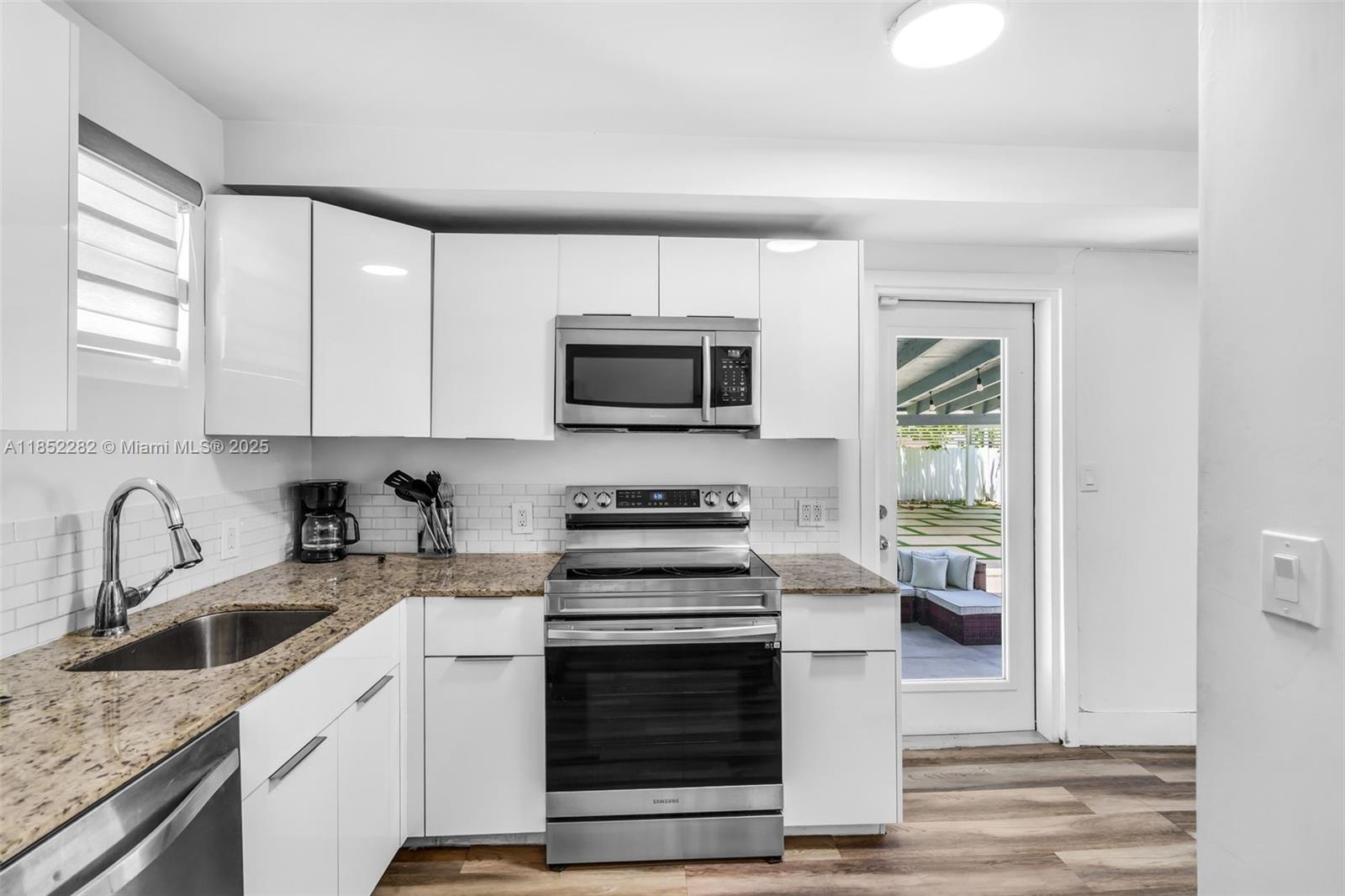 COLUMBIA PARK CORR PL - Residential