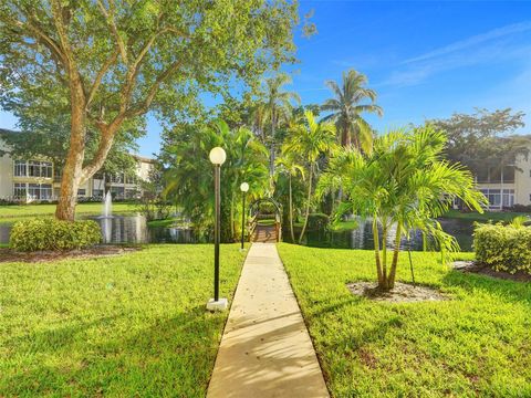 A home in Lauderdale Lakes