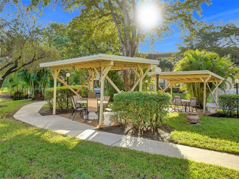 A home in Lauderdale Lakes