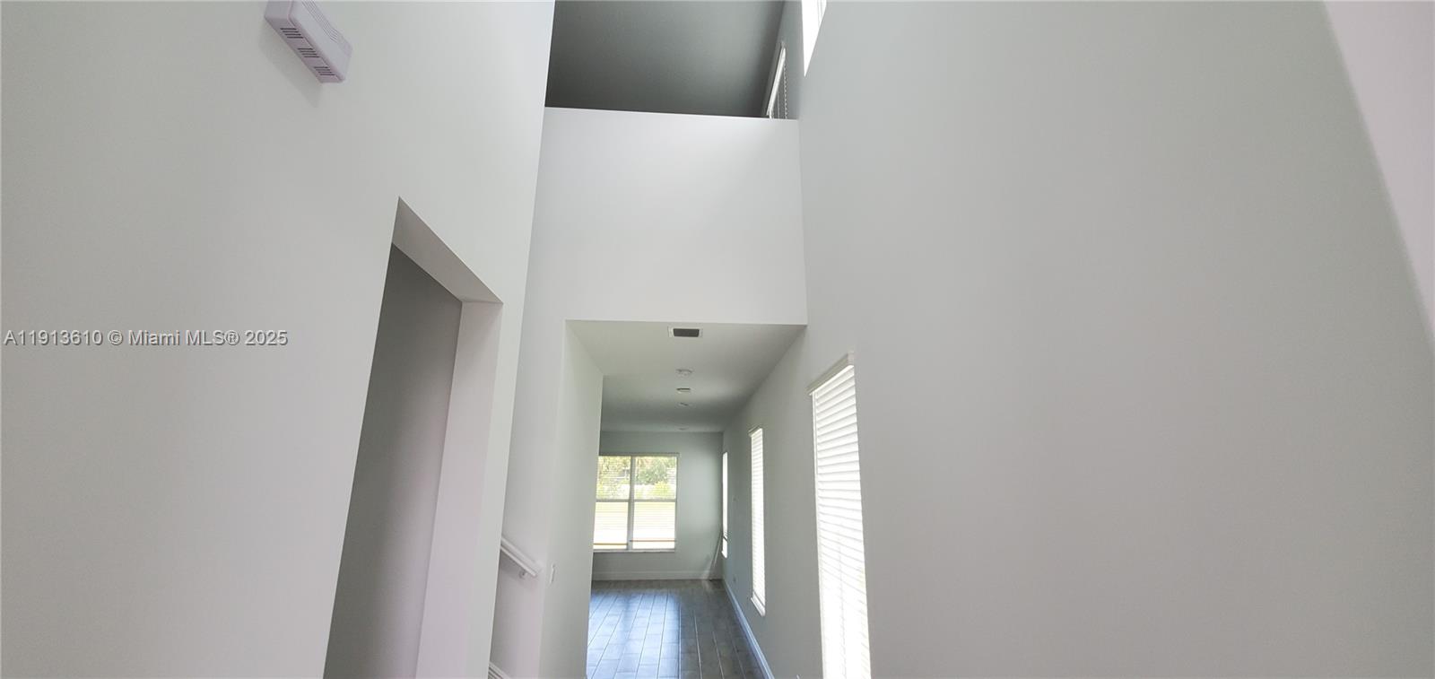 CRYSTAL LAKE 1ST SEC - Residential