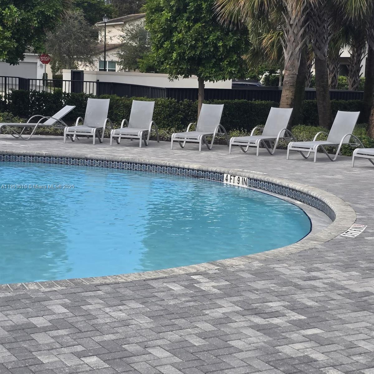 CRYSTAL LAKE 1ST SEC - Residential