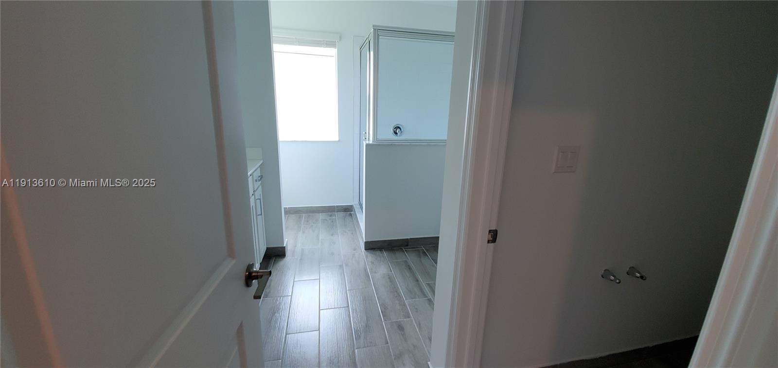 CRYSTAL LAKE 1ST SEC - Residential