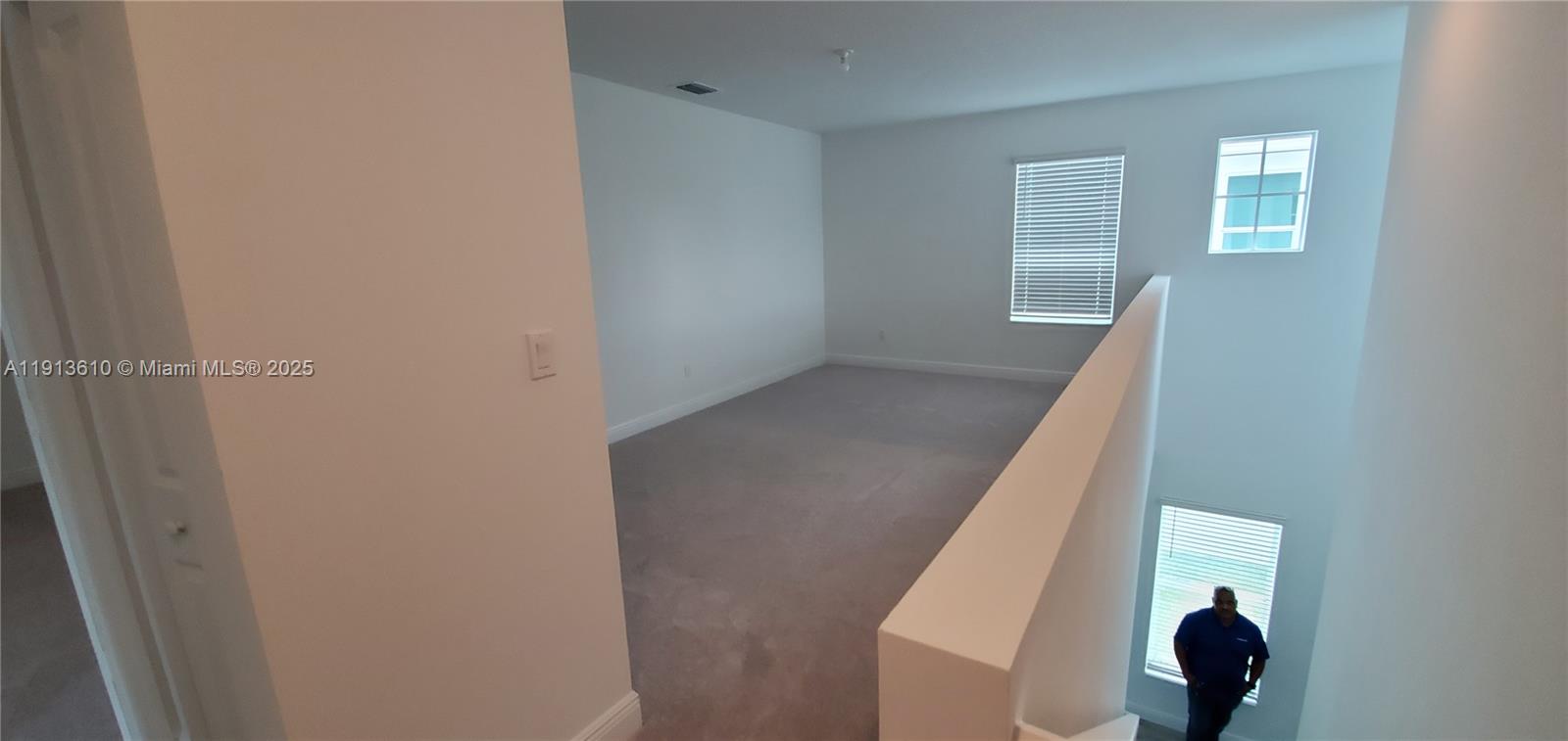 CRYSTAL LAKE 1ST SEC - Residential