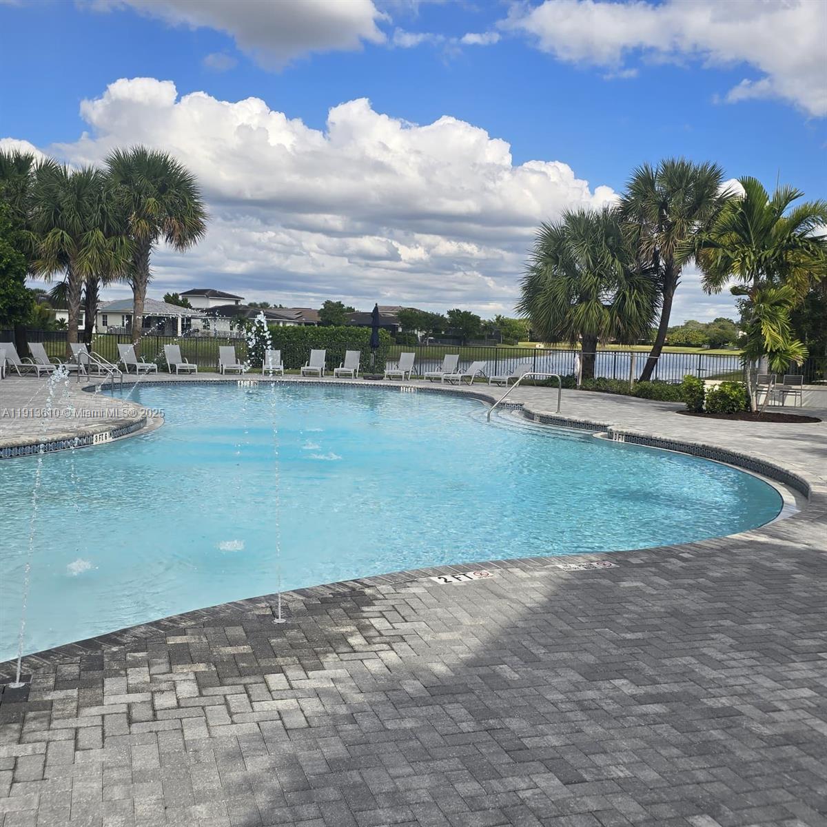 CRYSTAL LAKE 1ST SEC - Residential