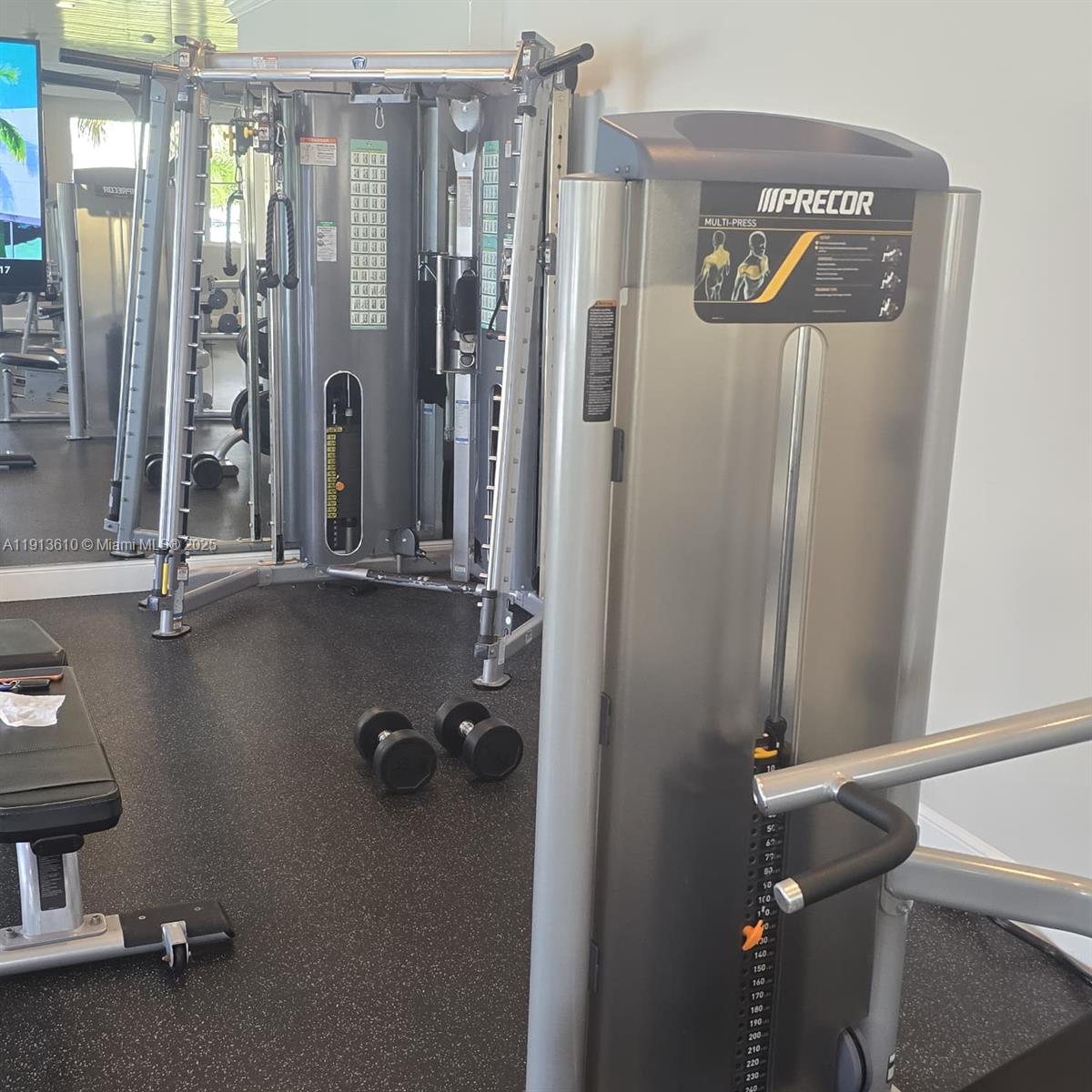 CRYSTAL LAKE 1ST SEC - Residential