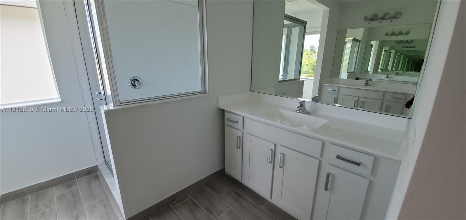 CRYSTAL LAKE 1ST SEC - Residential