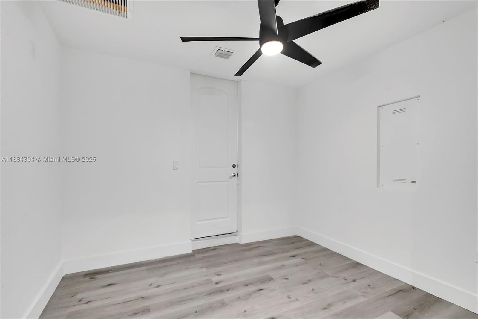 VENETIAN PARC - Residential Lease