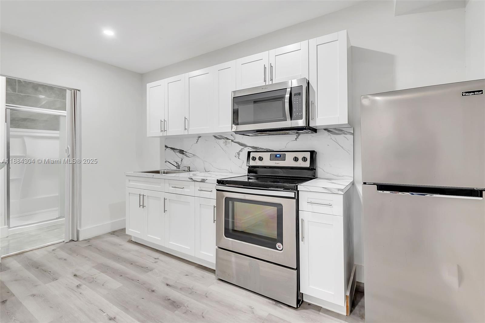 VENETIAN PARC - Residential Lease