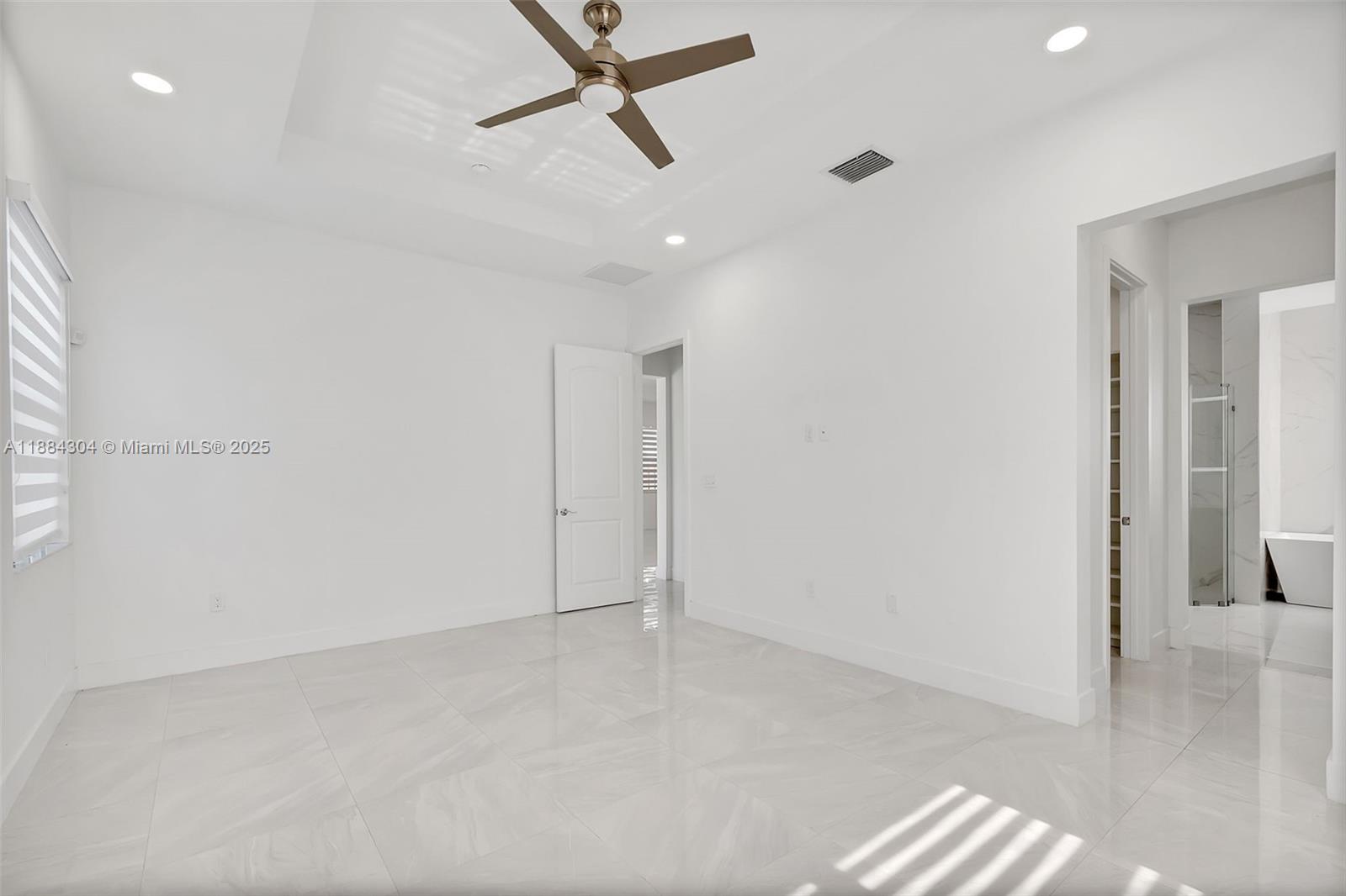 VENETIAN PARC - Residential Lease