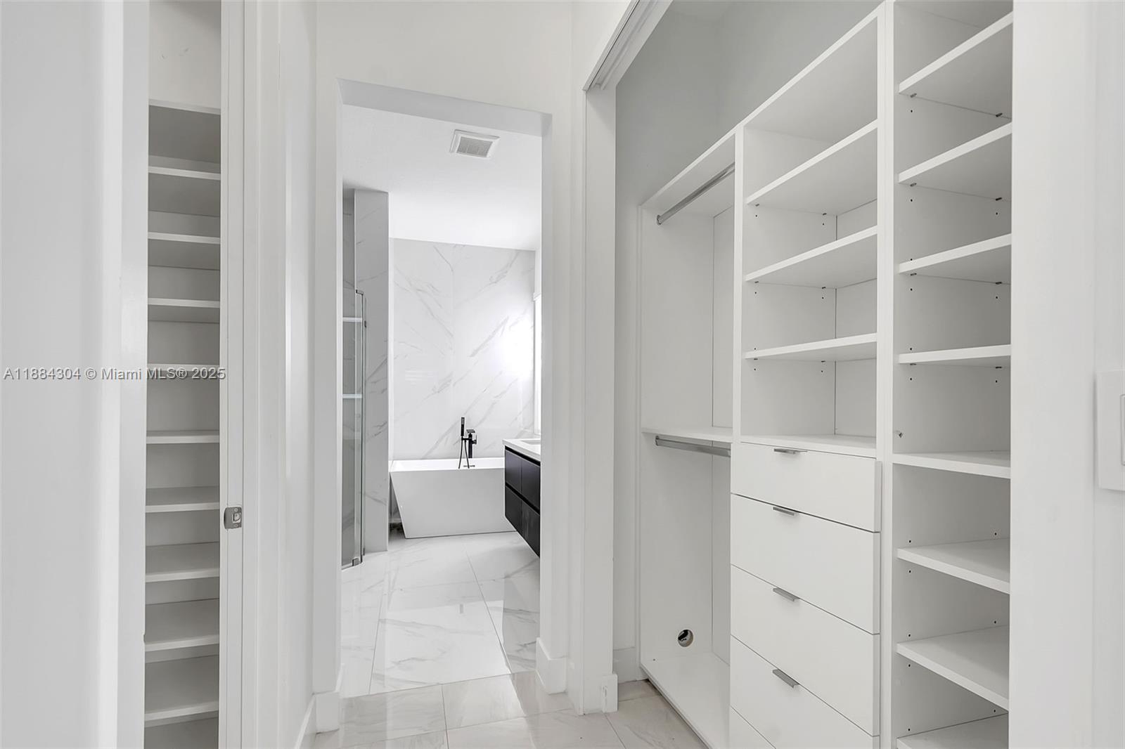 VENETIAN PARC - Residential Lease